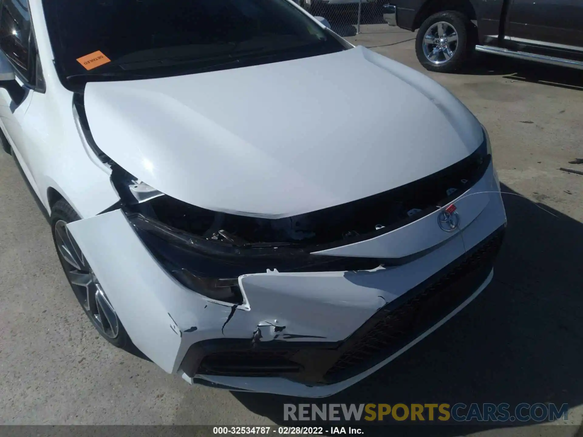 6 Photograph of a damaged car 5YFS4RCEXLP051511 TOYOTA COROLLA 2020