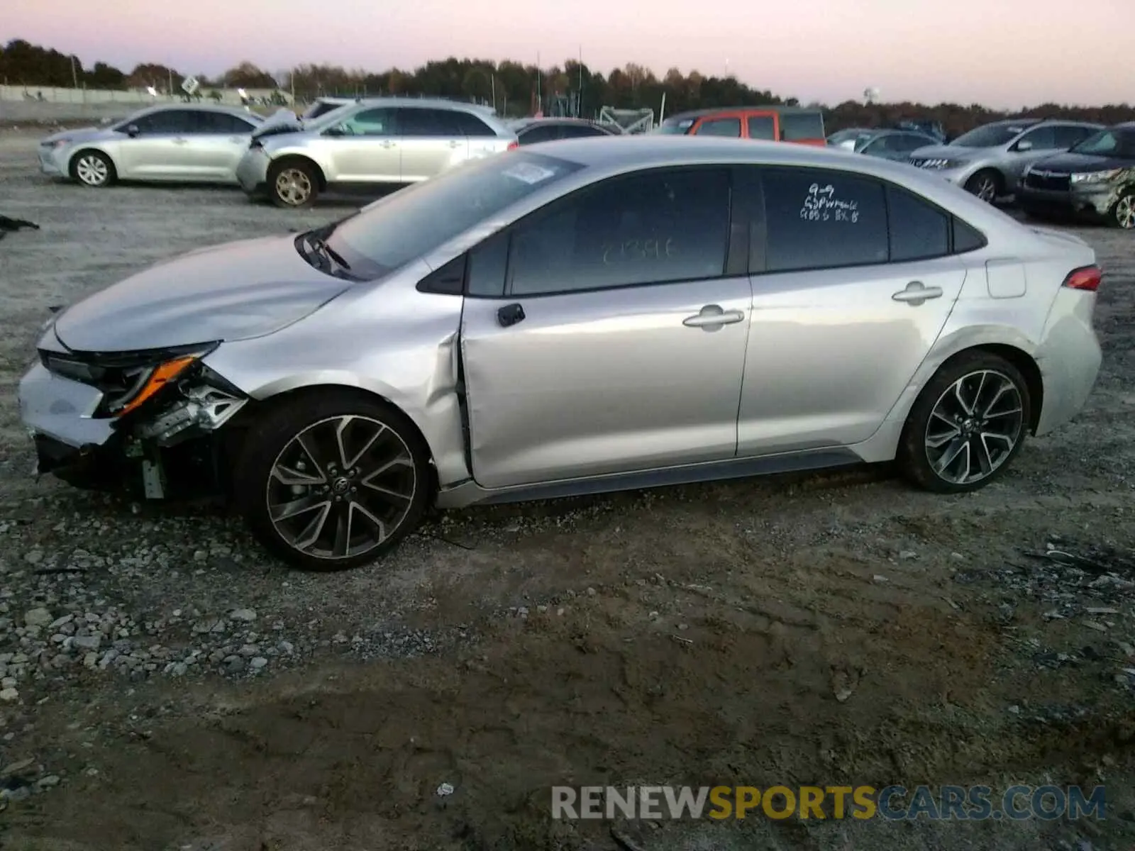 9 Photograph of a damaged car 5YFS4RCEXLP052464 TOYOTA COROLLA 2020
