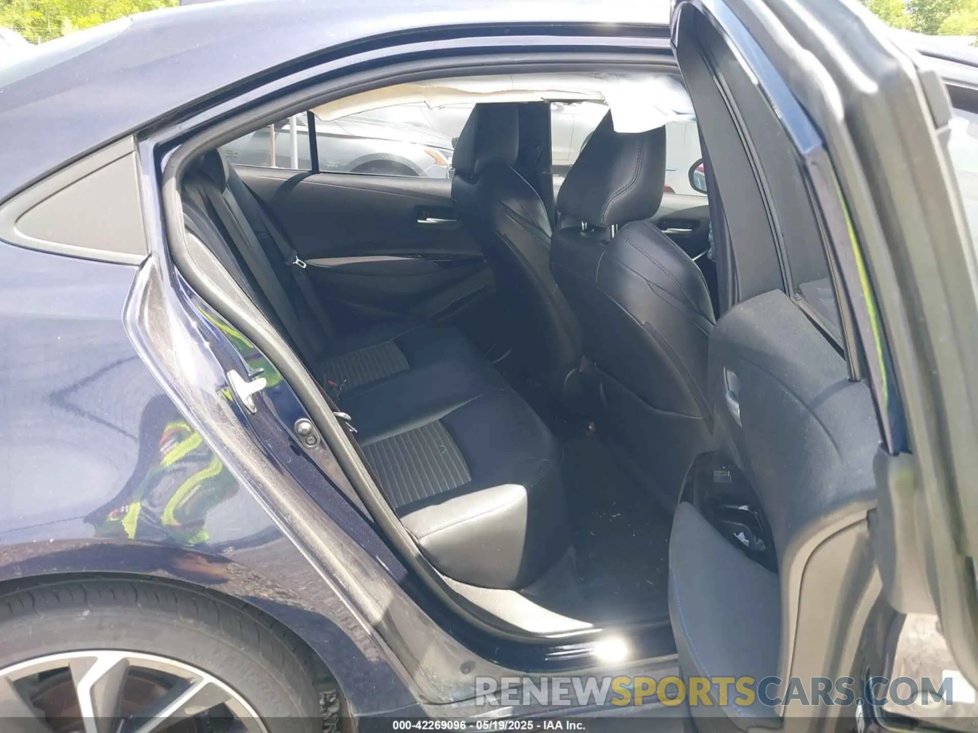 8 Photograph of a damaged car 5YFT4RCE1LP022340 TOYOTA COROLLA 2020