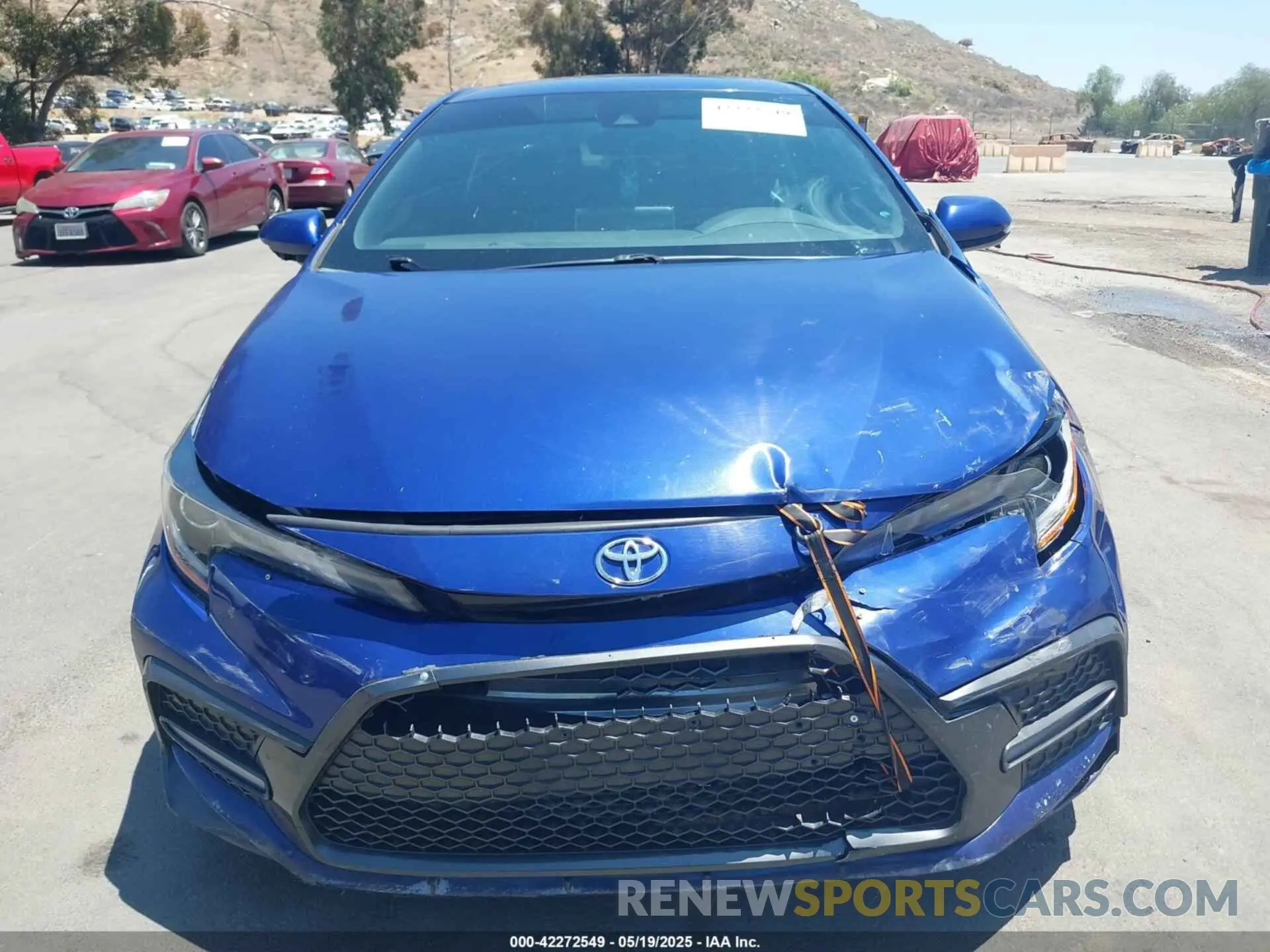 12 Photograph of a damaged car 5YFT4RCE1LP039347 TOYOTA COROLLA 2020