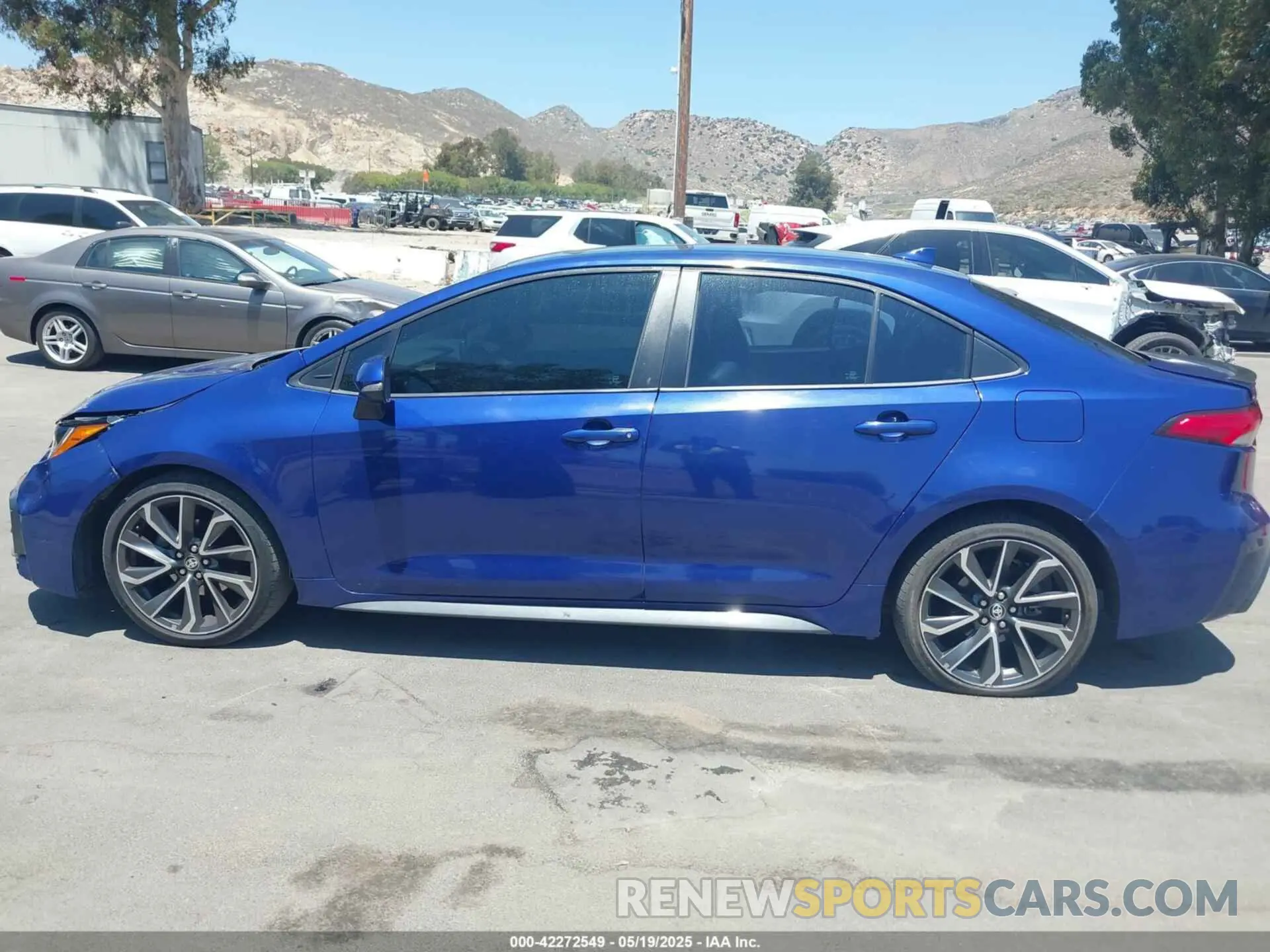 14 Photograph of a damaged car 5YFT4RCE1LP039347 TOYOTA COROLLA 2020