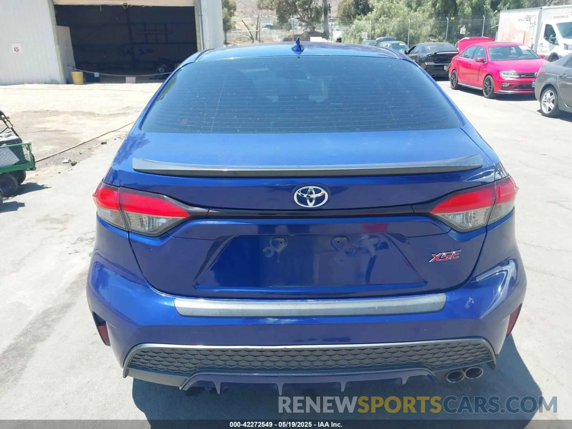 16 Photograph of a damaged car 5YFT4RCE1LP039347 TOYOTA COROLLA 2020