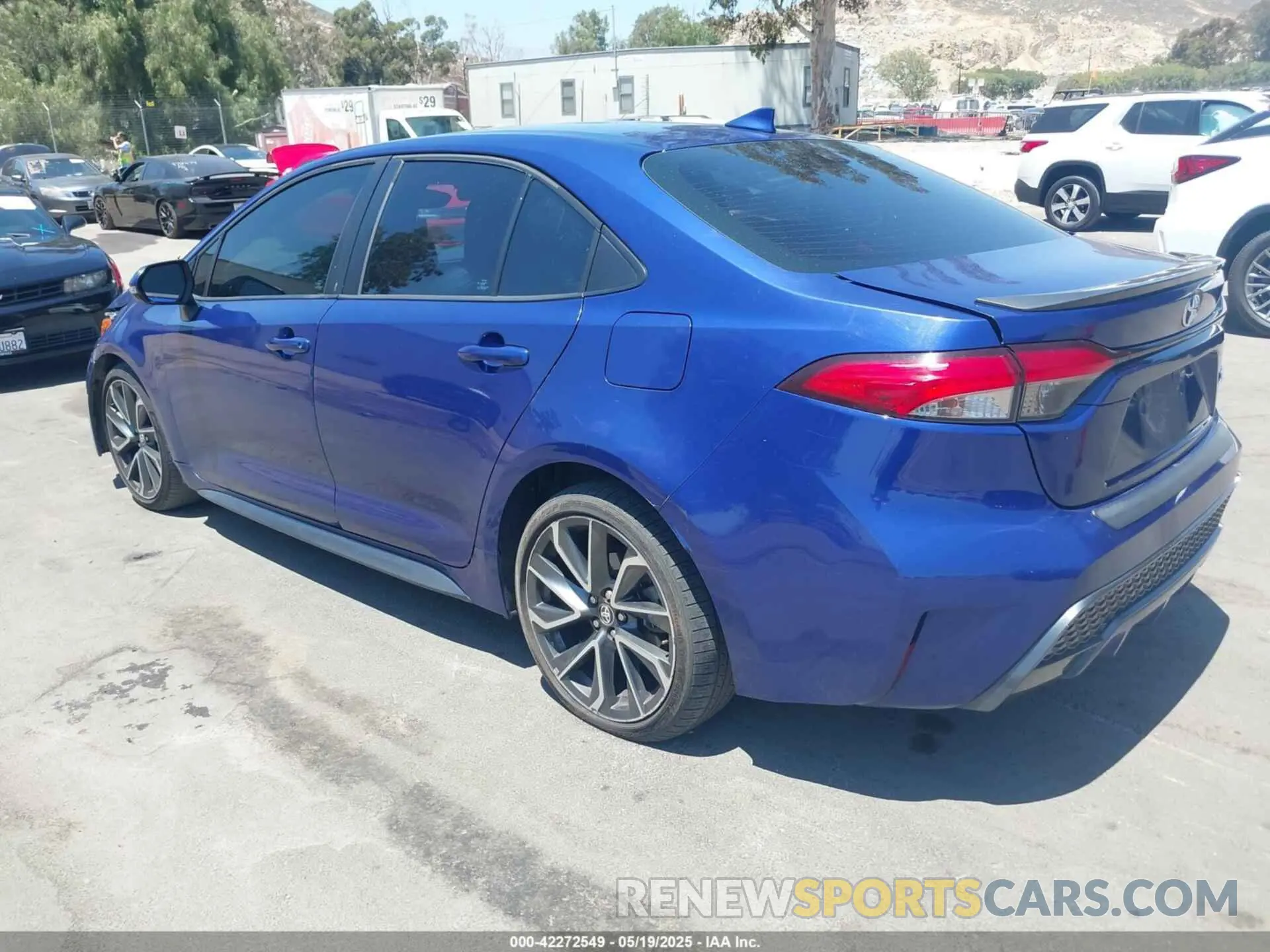 3 Photograph of a damaged car 5YFT4RCE1LP039347 TOYOTA COROLLA 2020