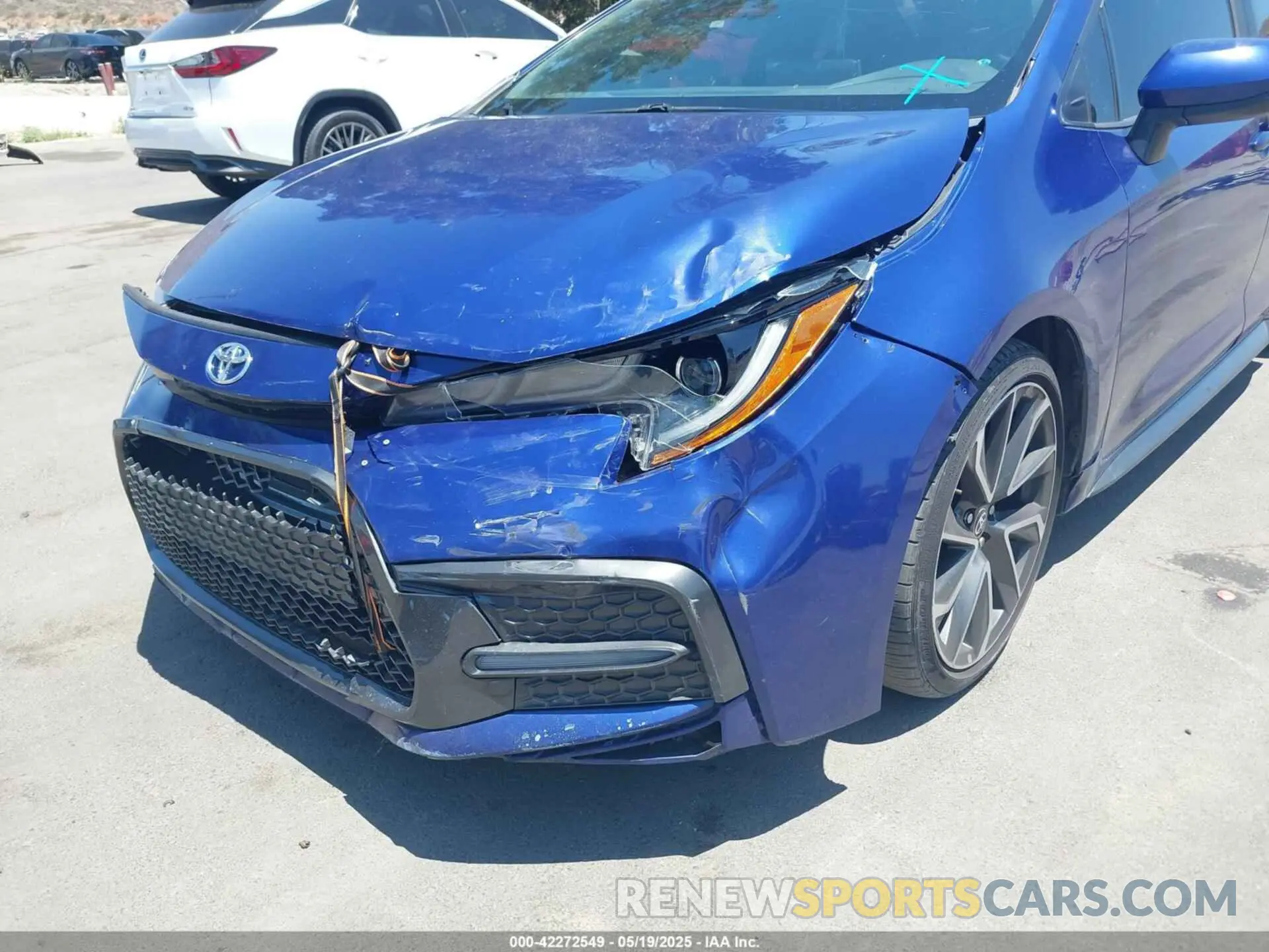 6 Photograph of a damaged car 5YFT4RCE1LP039347 TOYOTA COROLLA 2020