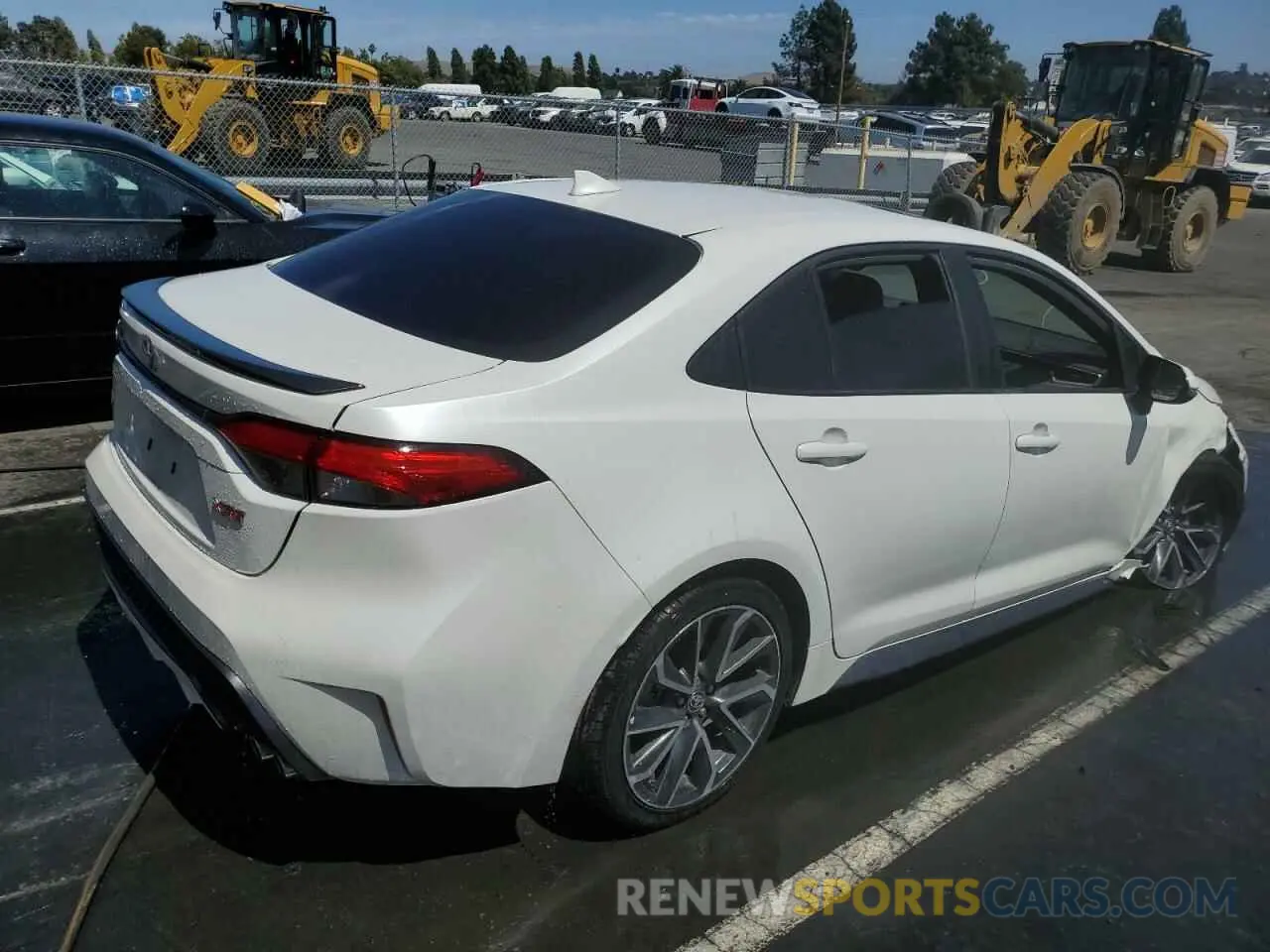 3 Photograph of a damaged car 5YFT4RCE4LP031016 TOYOTA COROLLA 2020