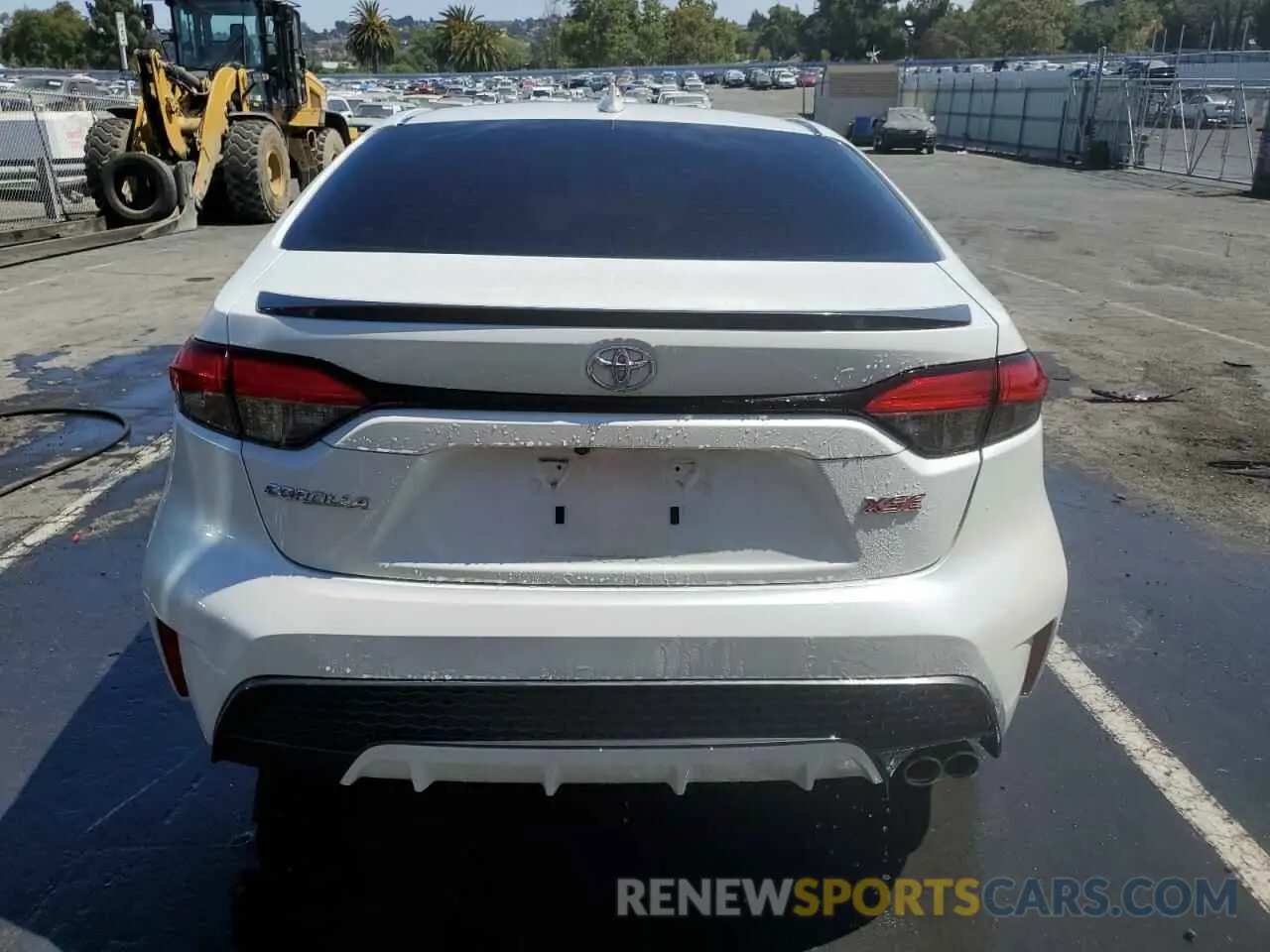 6 Photograph of a damaged car 5YFT4RCE4LP031016 TOYOTA COROLLA 2020