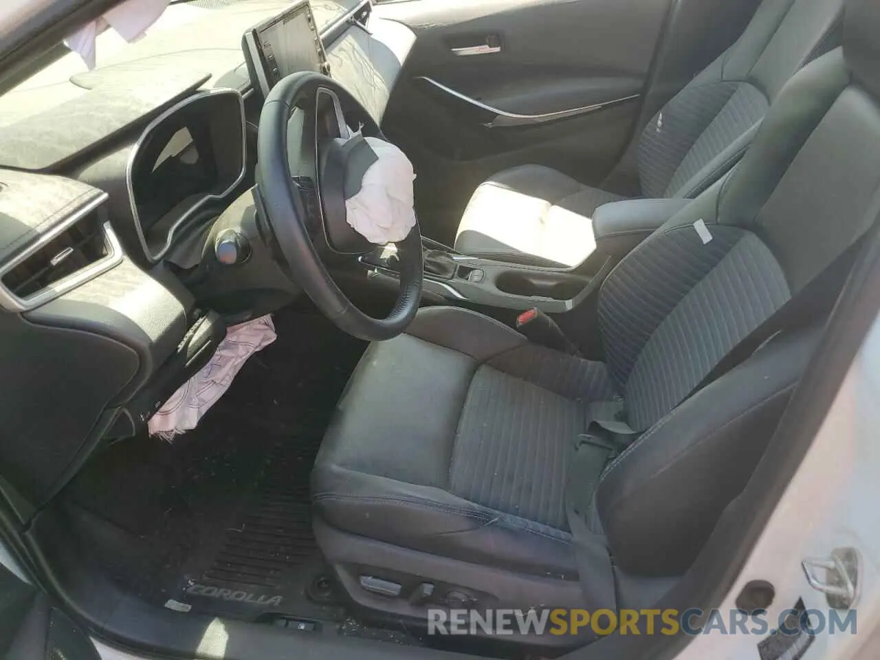 7 Photograph of a damaged car 5YFT4RCE4LP031016 TOYOTA COROLLA 2020