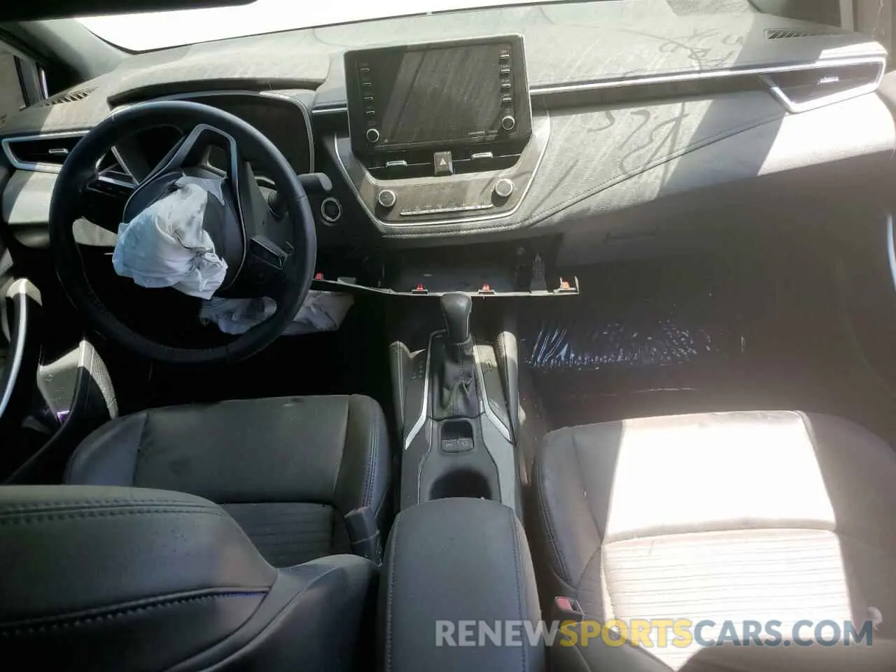 8 Photograph of a damaged car 5YFT4RCE4LP031016 TOYOTA COROLLA 2020