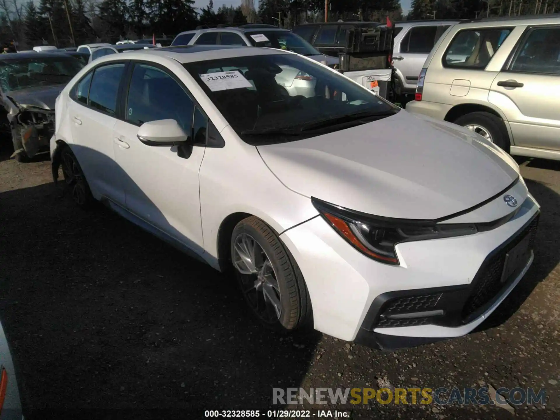 1 Photograph of a damaged car 5YFT4RCE6LP043345 TOYOTA COROLLA 2020