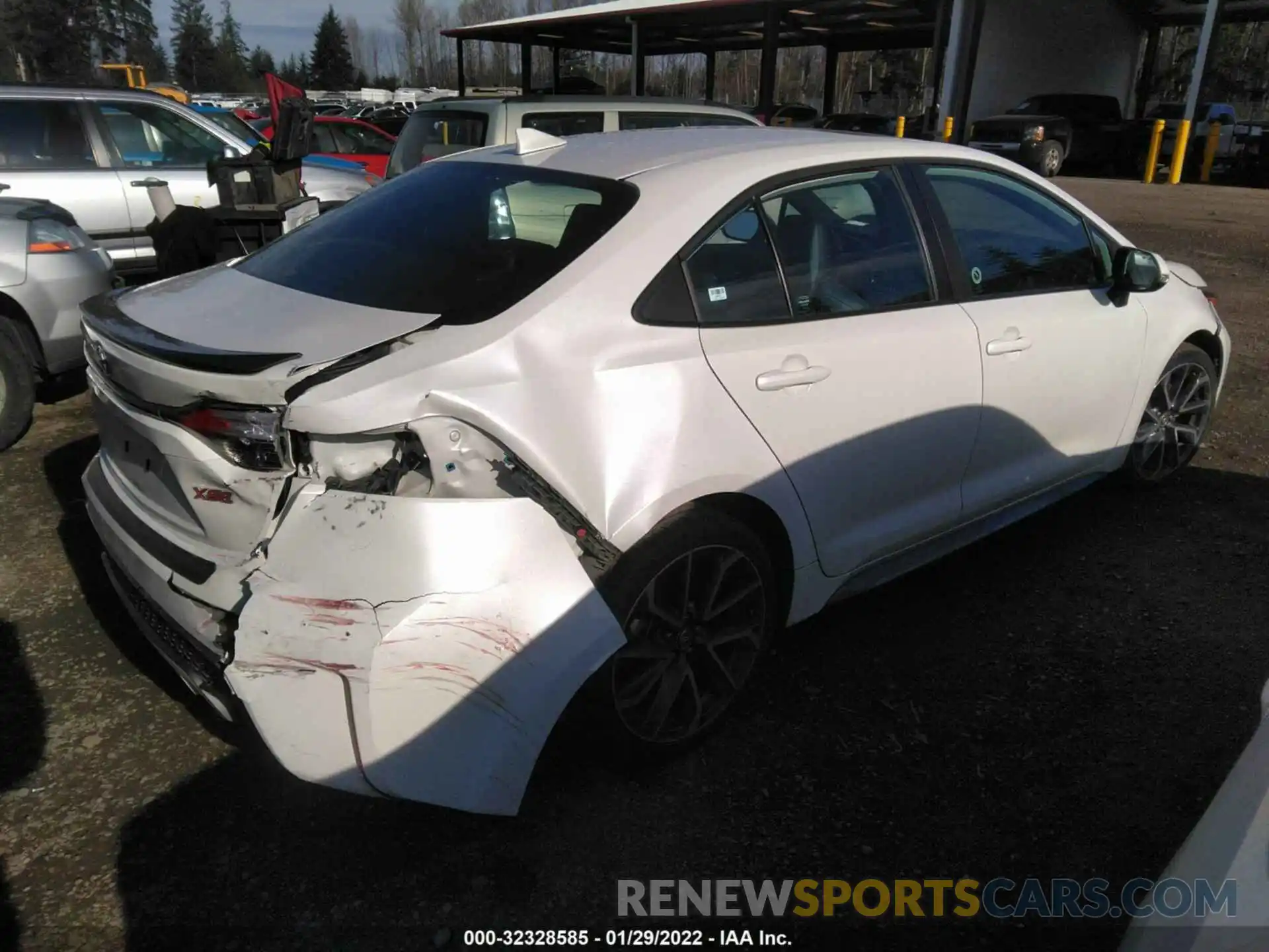 4 Photograph of a damaged car 5YFT4RCE6LP043345 TOYOTA COROLLA 2020