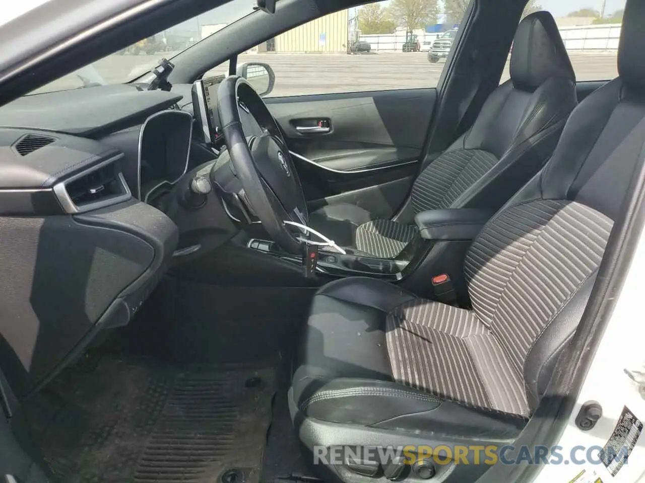 7 Photograph of a damaged car 5YFT4RCE7LP031222 TOYOTA COROLLA 2020