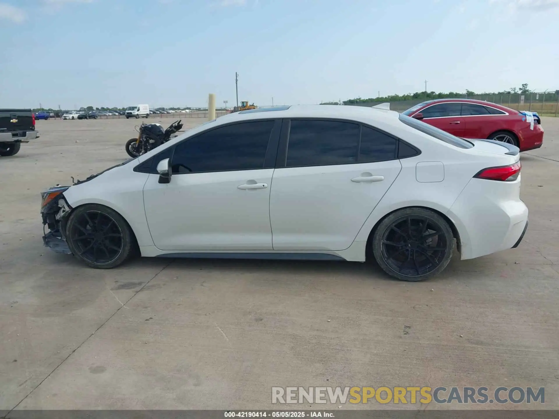 14 Photograph of a damaged car 5YFT4RCE8LP002232 TOYOTA COROLLA 2020