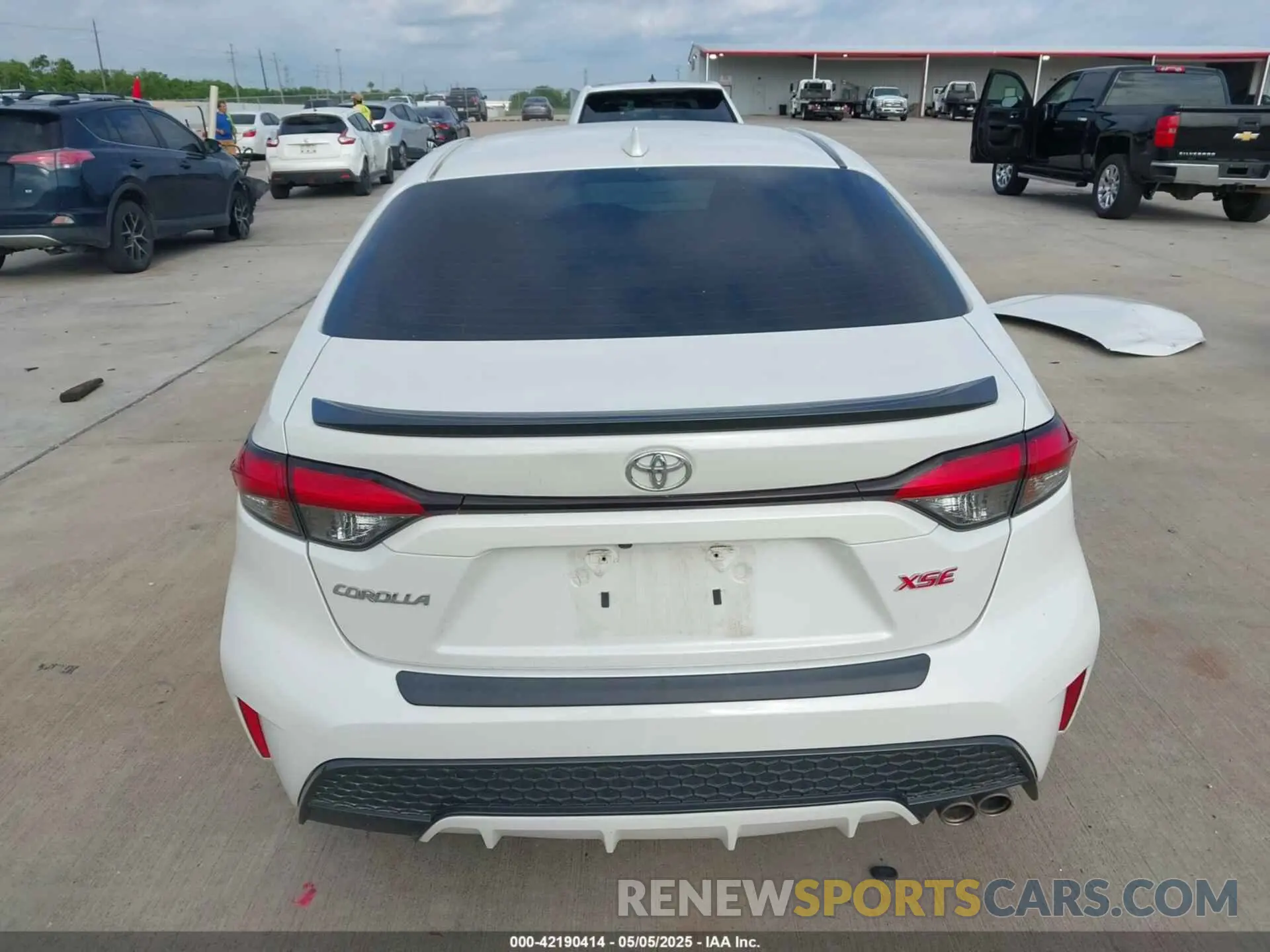 16 Photograph of a damaged car 5YFT4RCE8LP002232 TOYOTA COROLLA 2020