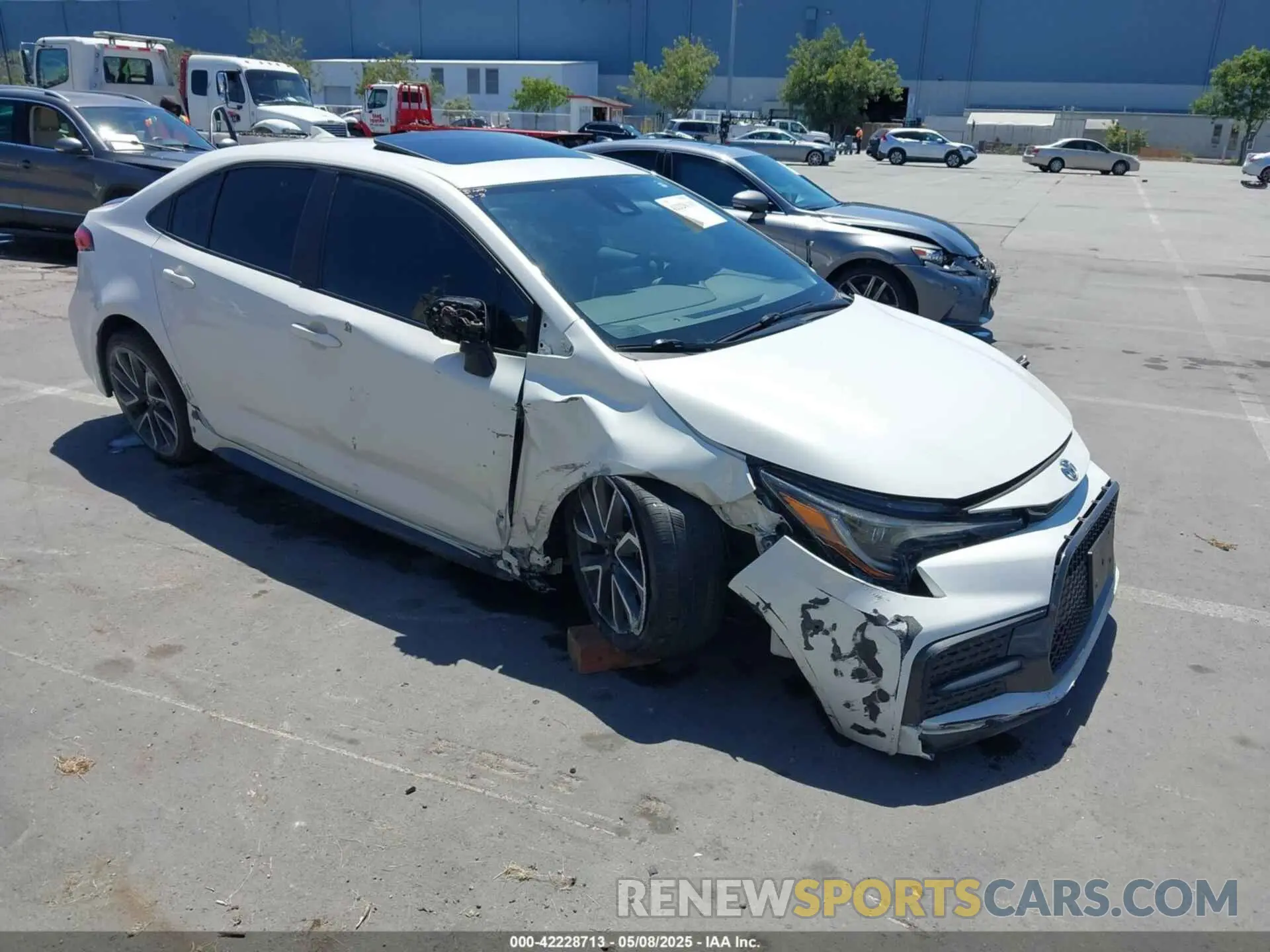 1 Photograph of a damaged car 5YFT4RCE8LP045324 TOYOTA COROLLA 2020