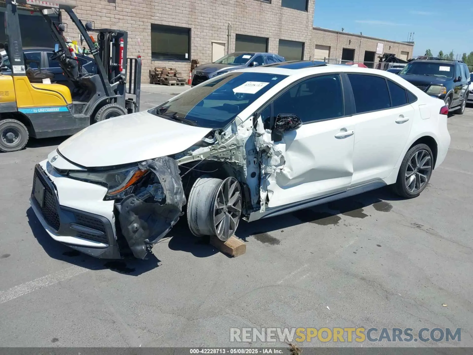 2 Photograph of a damaged car 5YFT4RCE8LP045324 TOYOTA COROLLA 2020
