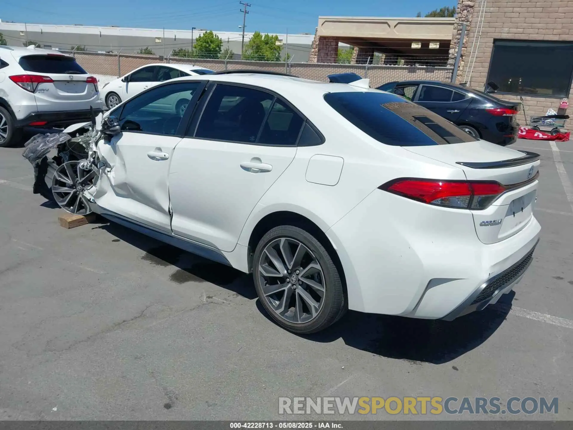 3 Photograph of a damaged car 5YFT4RCE8LP045324 TOYOTA COROLLA 2020
