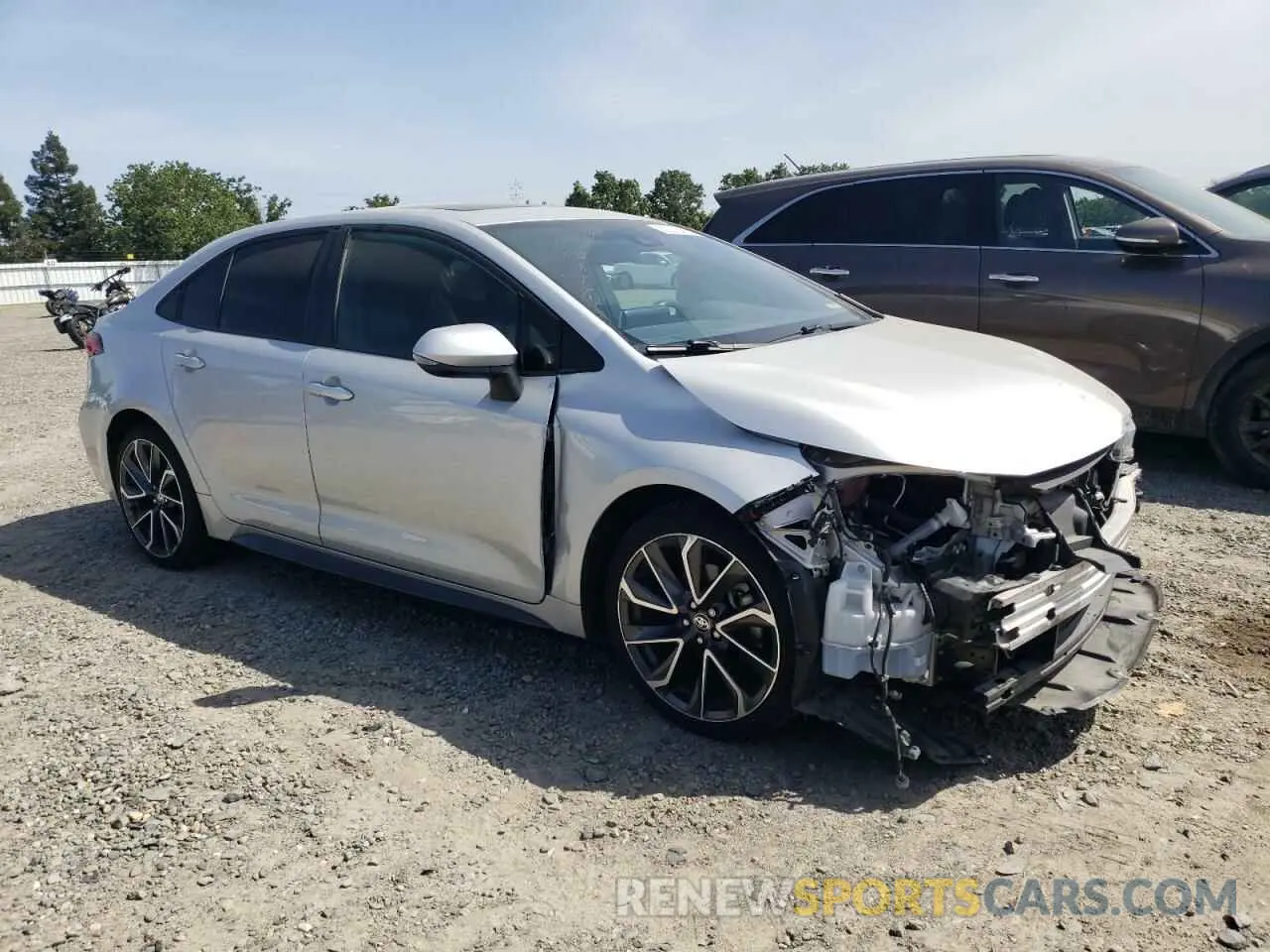 4 Photograph of a damaged car 5YFT4RCE9LP011473 TOYOTA COROLLA 2020