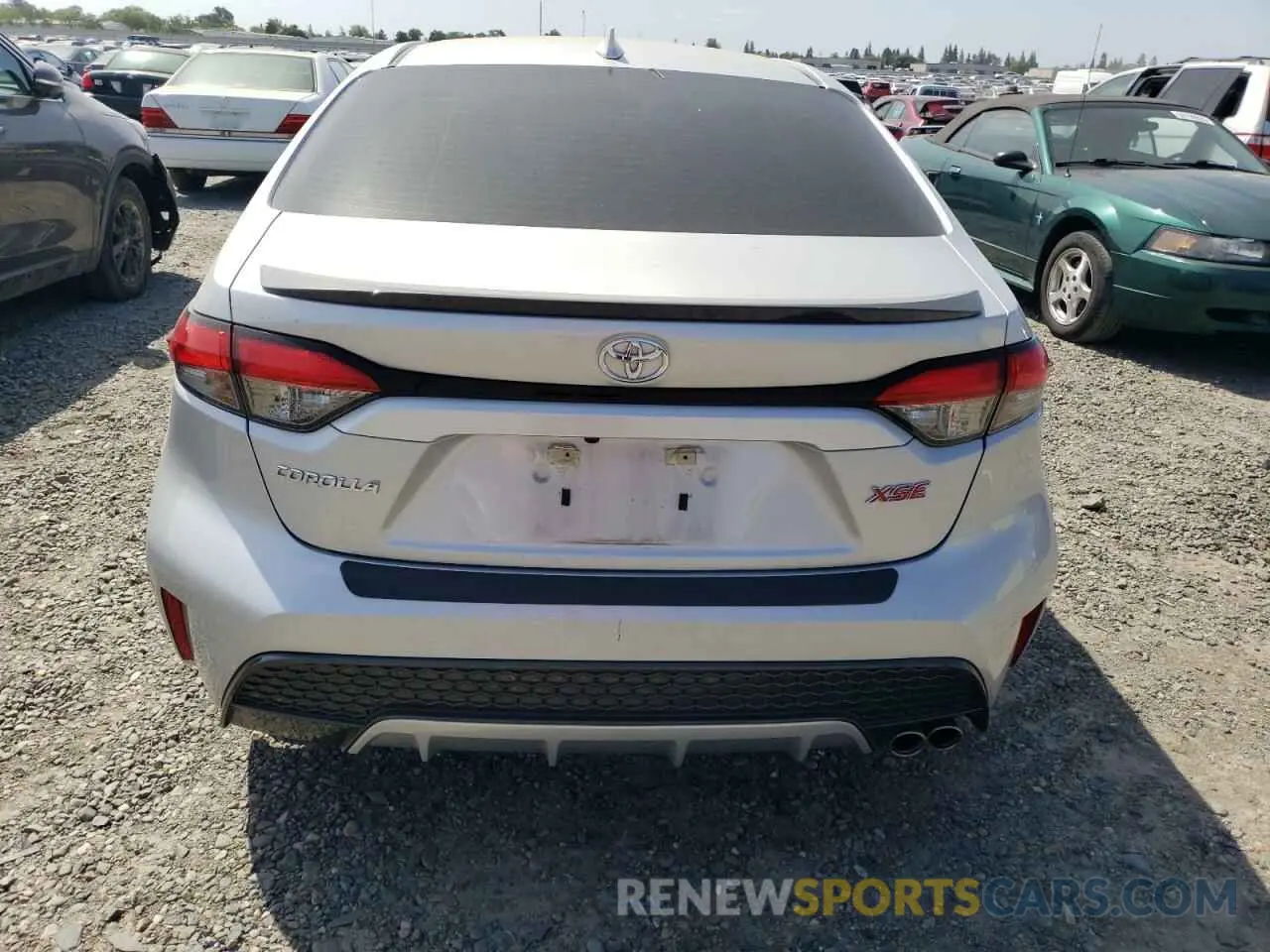 6 Photograph of a damaged car 5YFT4RCE9LP011473 TOYOTA COROLLA 2020