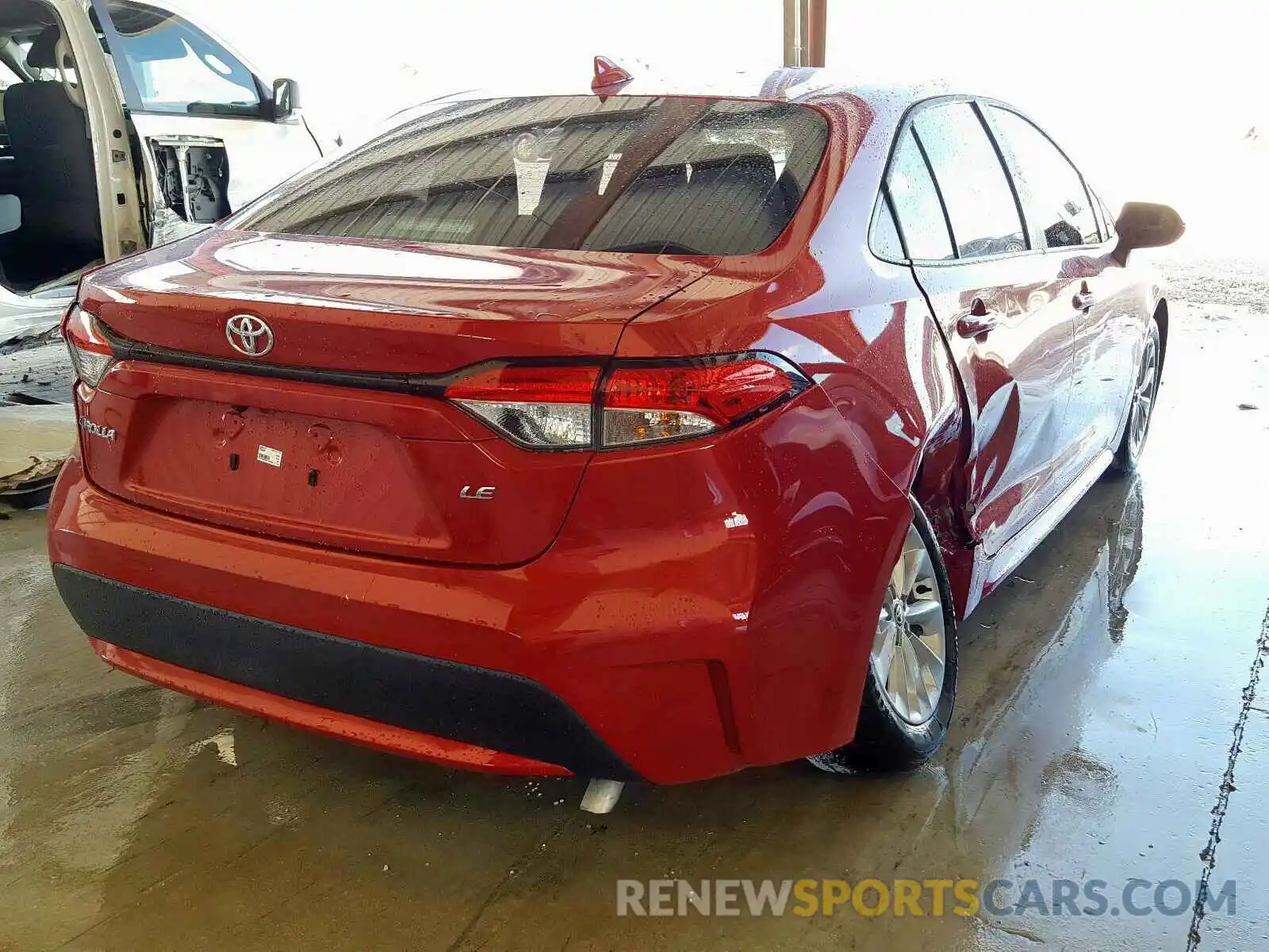 4 Photograph of a damaged car 5YFVPRAE0LP100240 TOYOTA COROLLA 2020