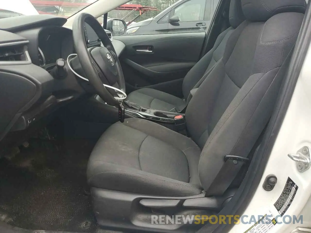 7 Photograph of a damaged car 5YFVPRAE2LP075826 TOYOTA COROLLA 2020