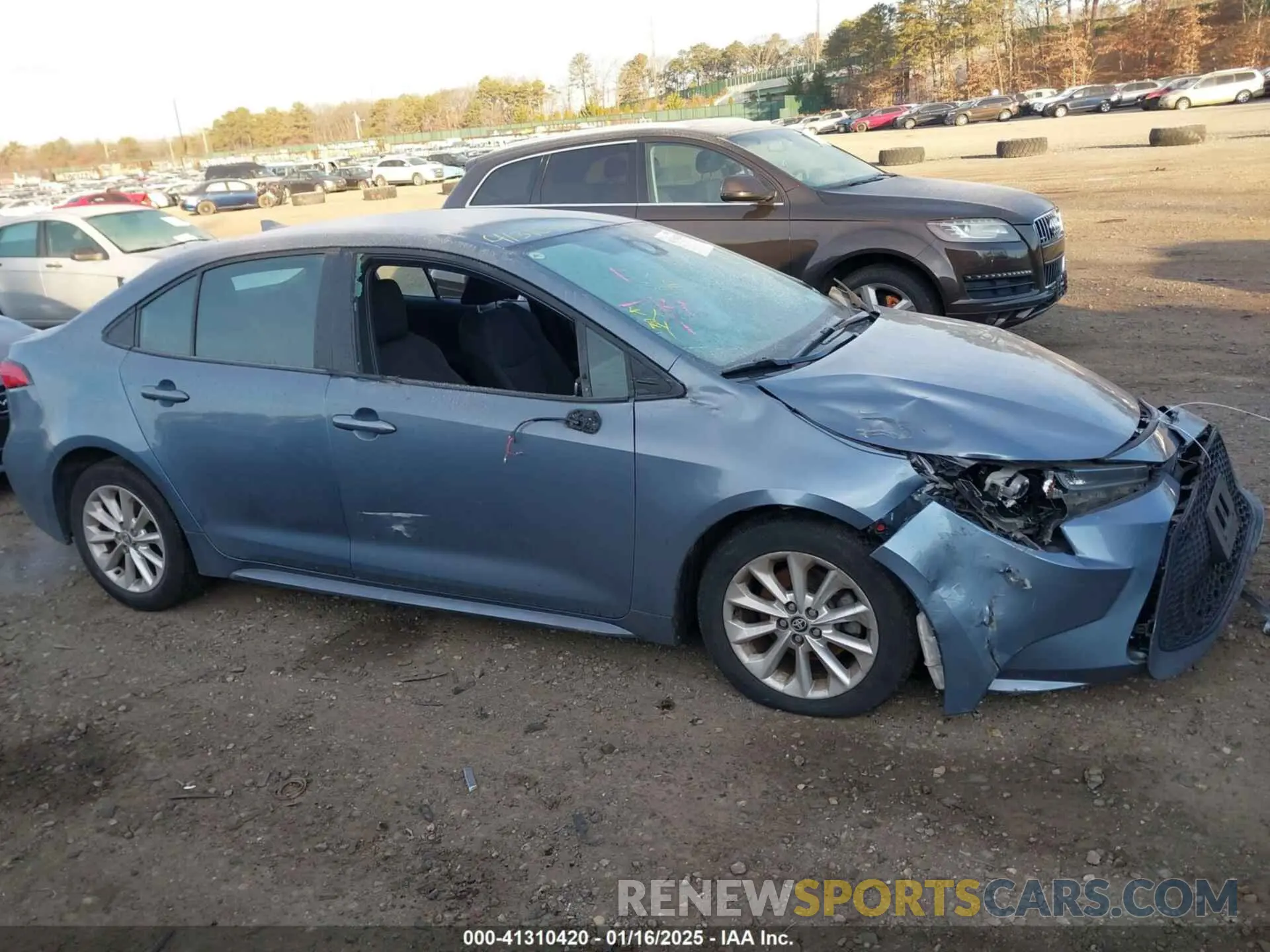 13 Photograph of a damaged car 5YFVPRAE7LP081430 TOYOTA COROLLA 2020
