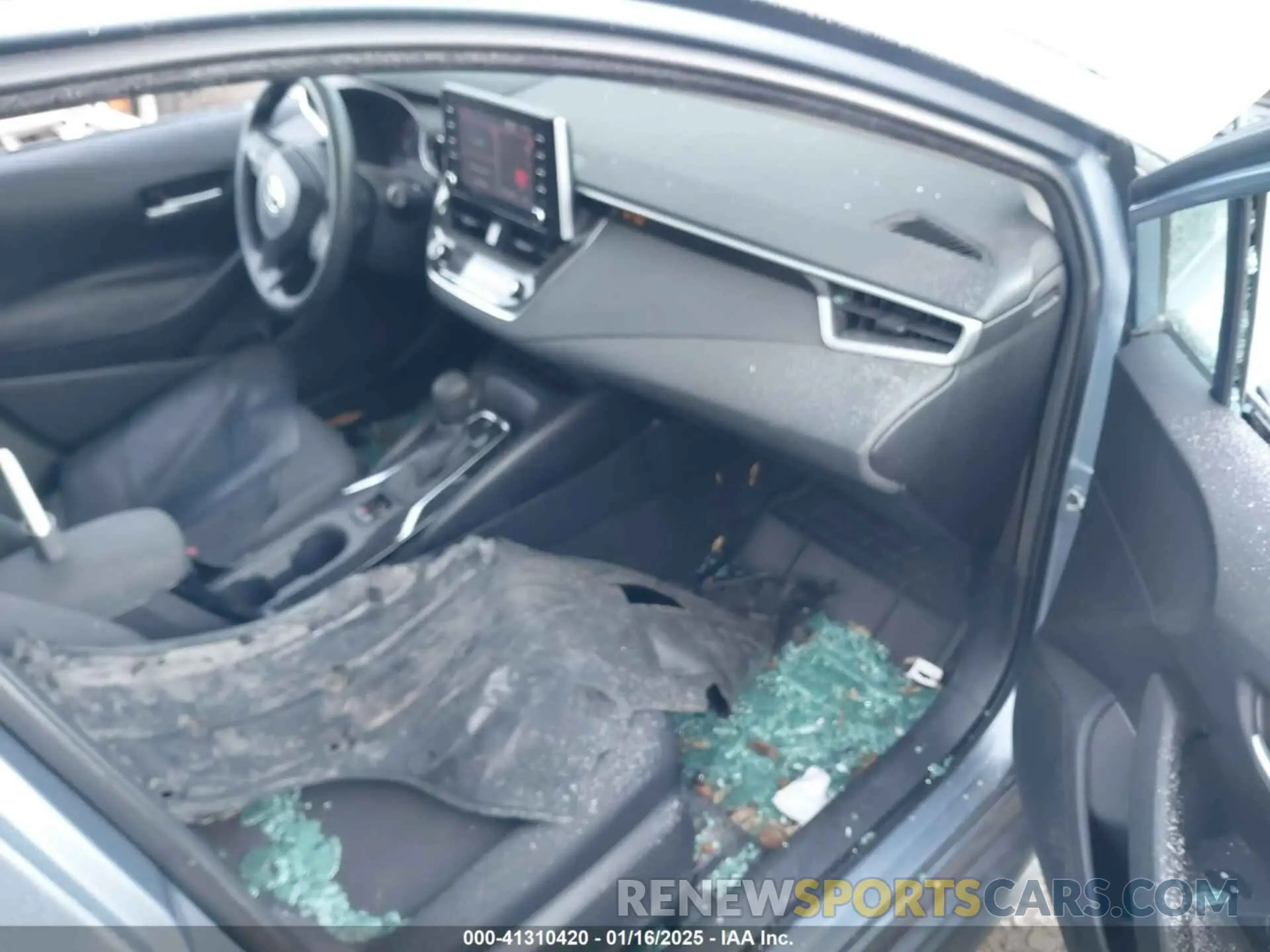 5 Photograph of a damaged car 5YFVPRAE7LP081430 TOYOTA COROLLA 2020