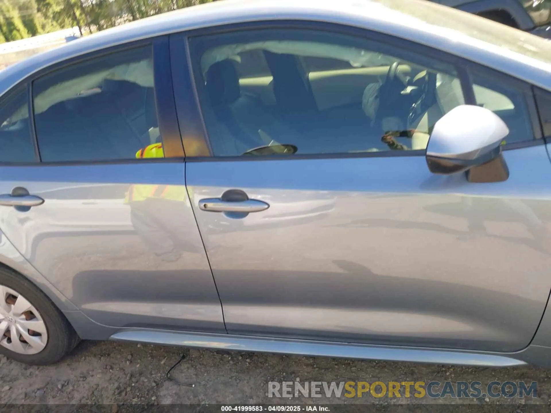 13 Photograph of a damaged car JTDDPRAE4LJ015451 TOYOTA COROLLA 2020