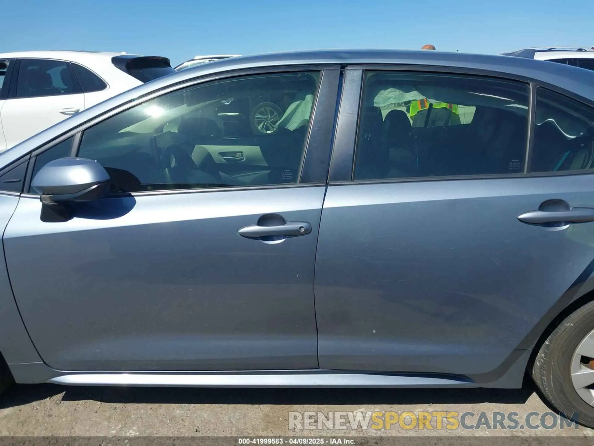 14 Photograph of a damaged car JTDDPRAE4LJ015451 TOYOTA COROLLA 2020