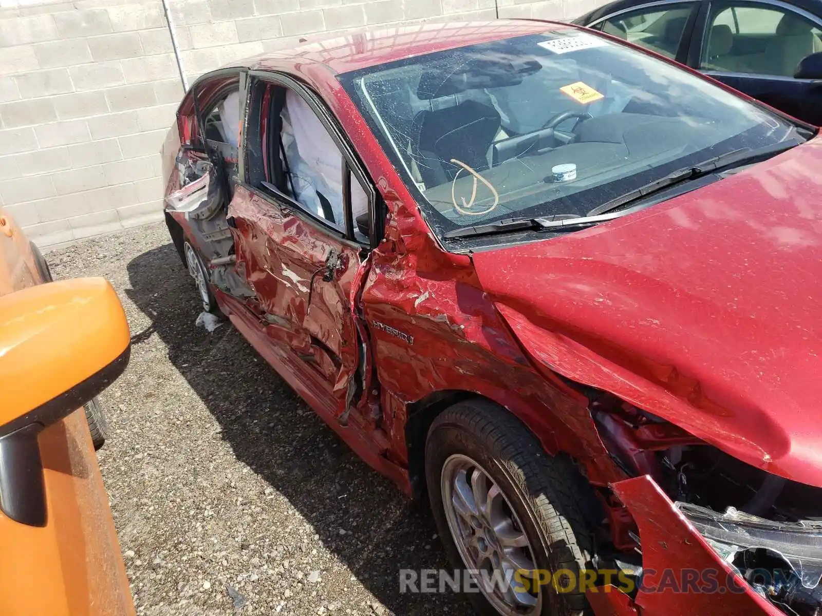 9 Photograph of a damaged car JTDEAMDE7MJ005910 TOYOTA COROLLA 2020