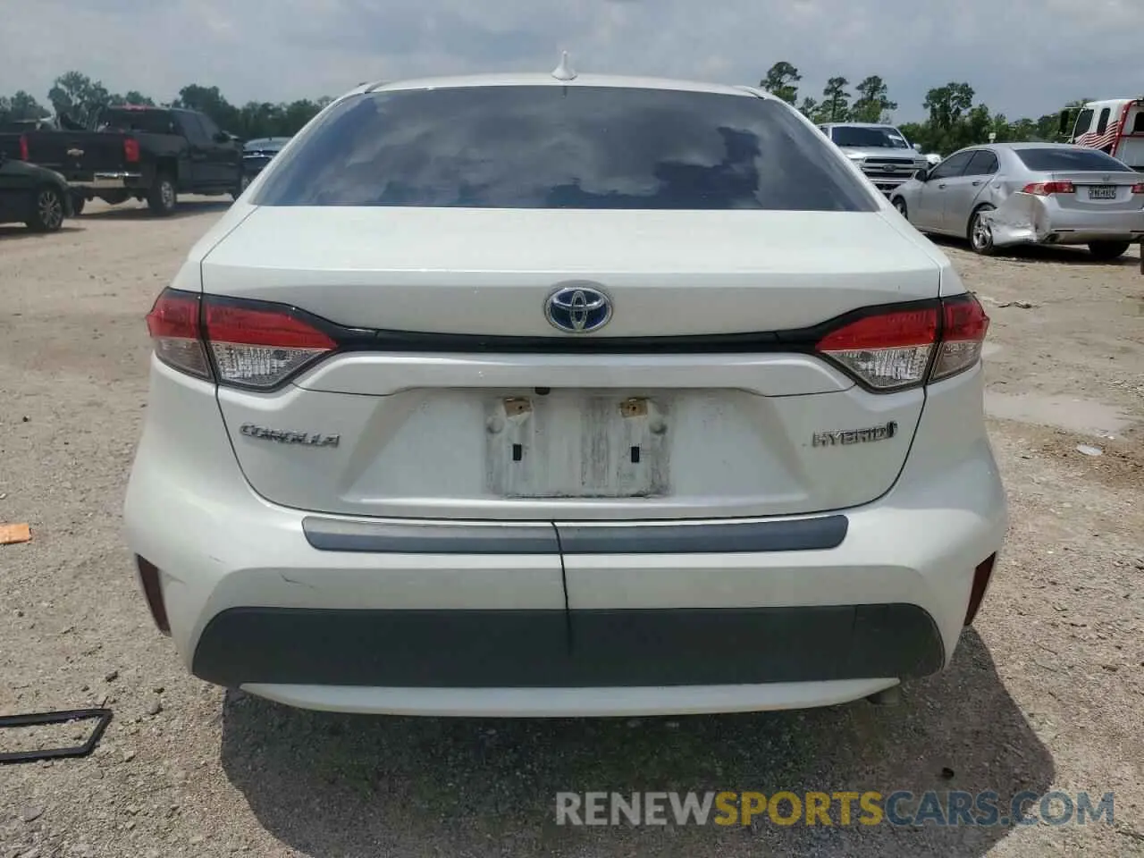 6 Photograph of a damaged car JTDEBRBE0LJ005680 TOYOTA COROLLA 2020