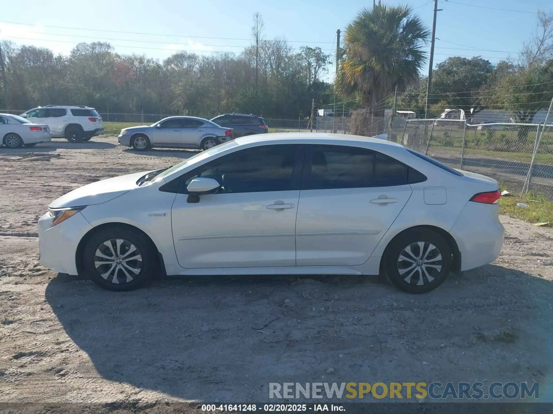 14 Photograph of a damaged car JTDEBRBE0LJ015125 TOYOTA COROLLA 2020