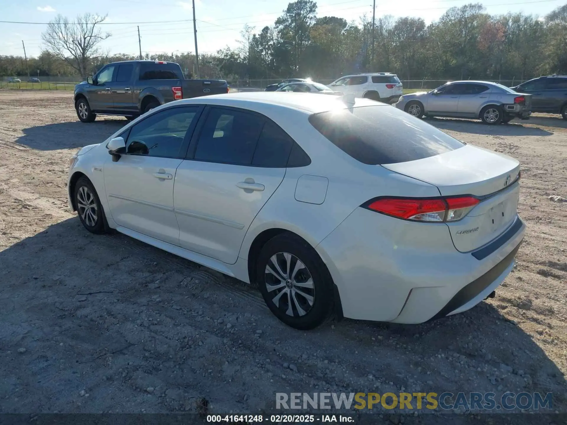 3 Photograph of a damaged car JTDEBRBE0LJ015125 TOYOTA COROLLA 2020