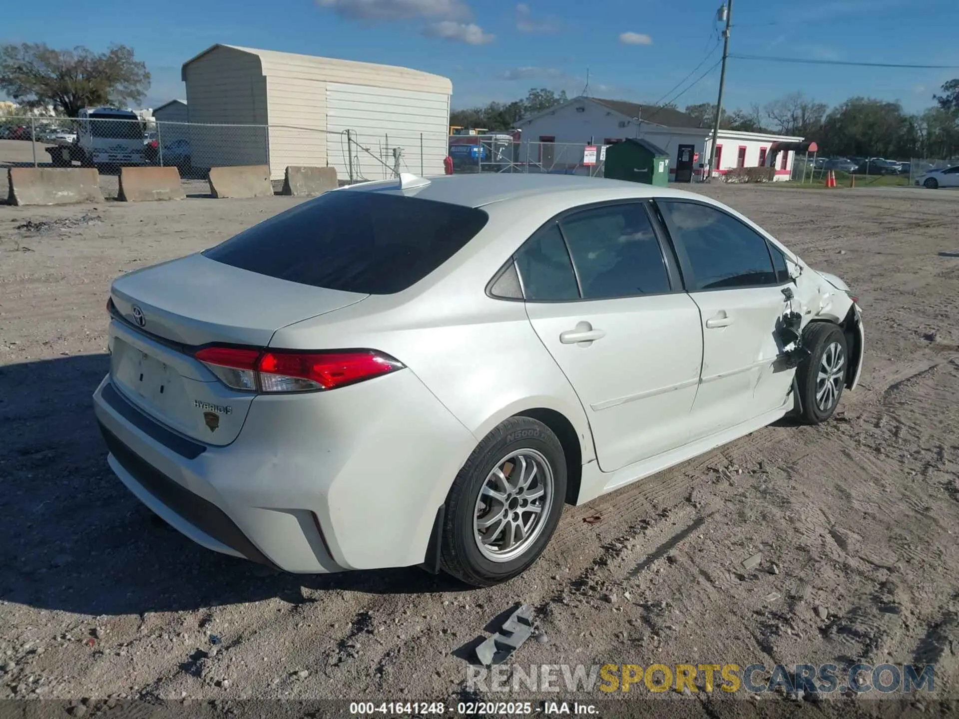 4 Photograph of a damaged car JTDEBRBE0LJ015125 TOYOTA COROLLA 2020