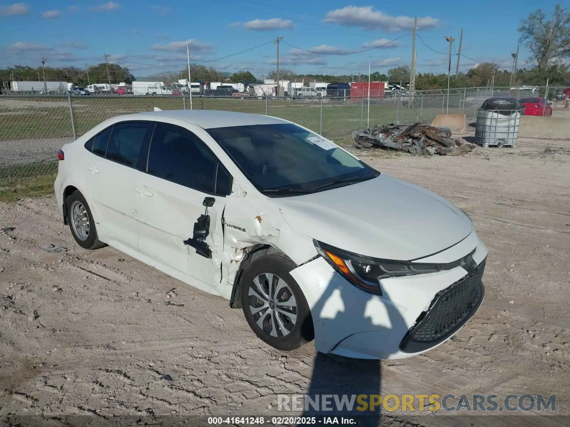 6 Photograph of a damaged car JTDEBRBE0LJ015125 TOYOTA COROLLA 2020