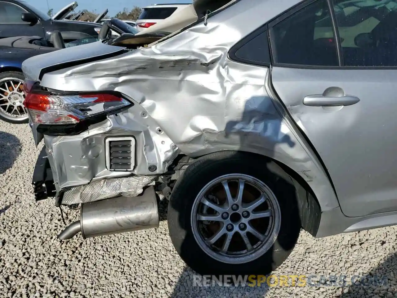 9 Photograph of a damaged car JTDEBRBE0LJ017618 TOYOTA COROLLA 2020