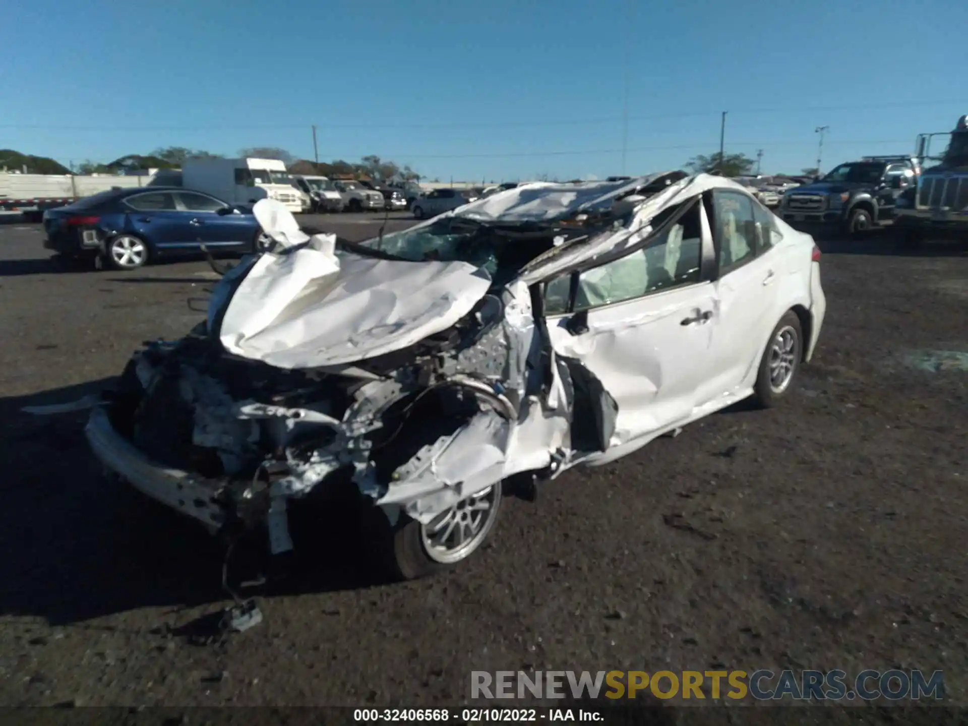 2 Photograph of a damaged car JTDEBRBE0LJ031499 TOYOTA COROLLA 2020