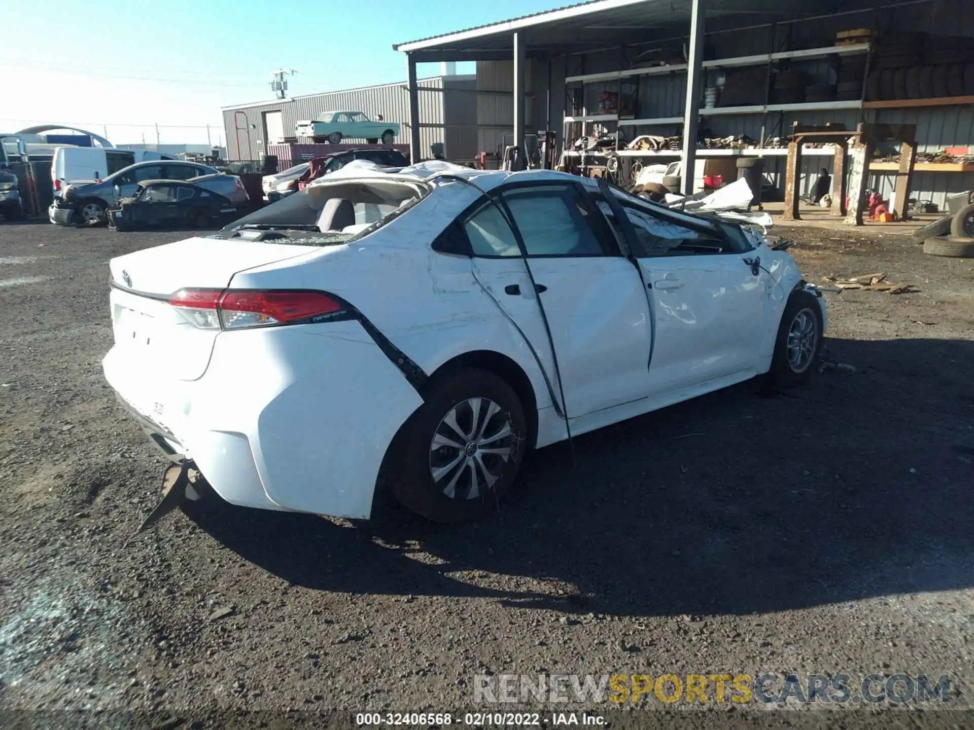 4 Photograph of a damaged car JTDEBRBE0LJ031499 TOYOTA COROLLA 2020