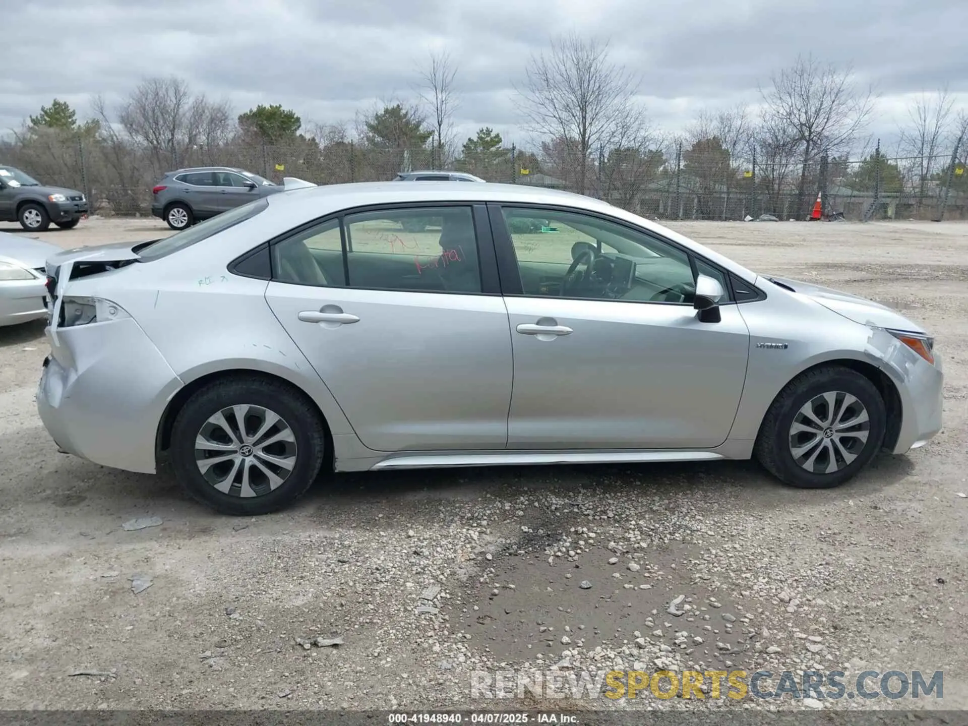 13 Photograph of a damaged car JTDEBRBE1LJ008409 TOYOTA COROLLA 2020