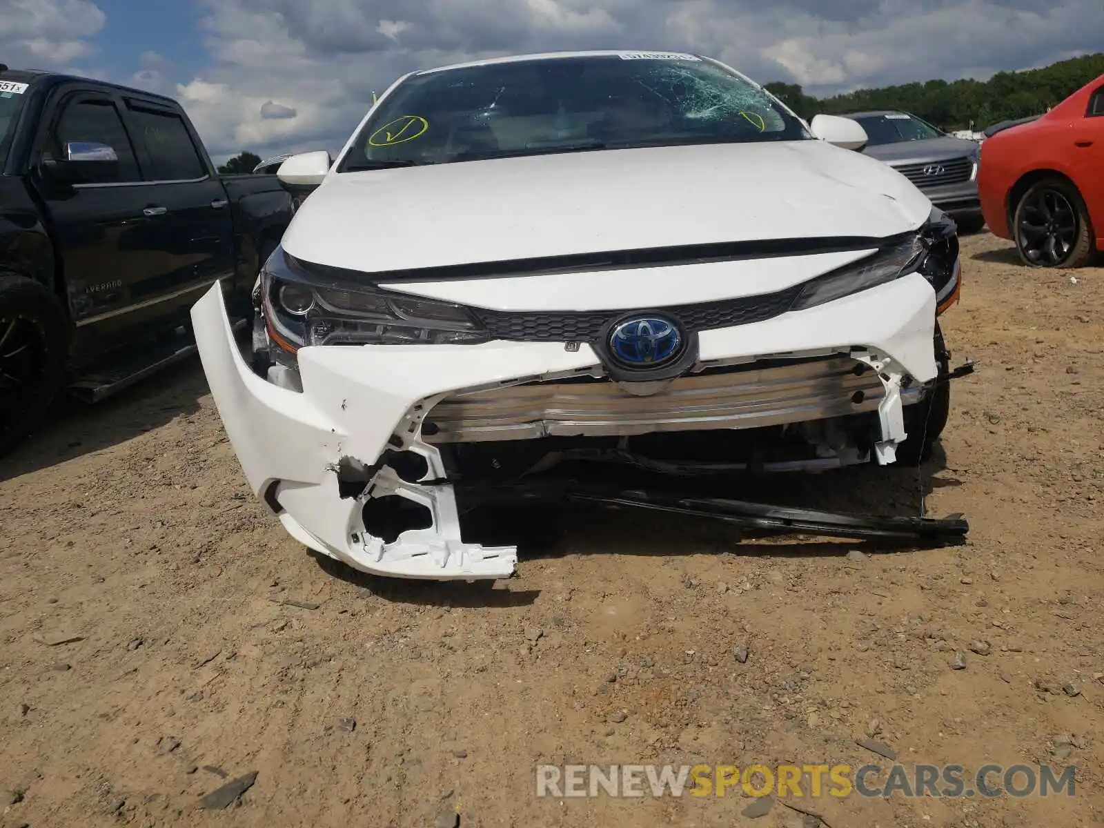 9 Photograph of a damaged car JTDEBRBE1LJ011164 TOYOTA COROLLA 2020