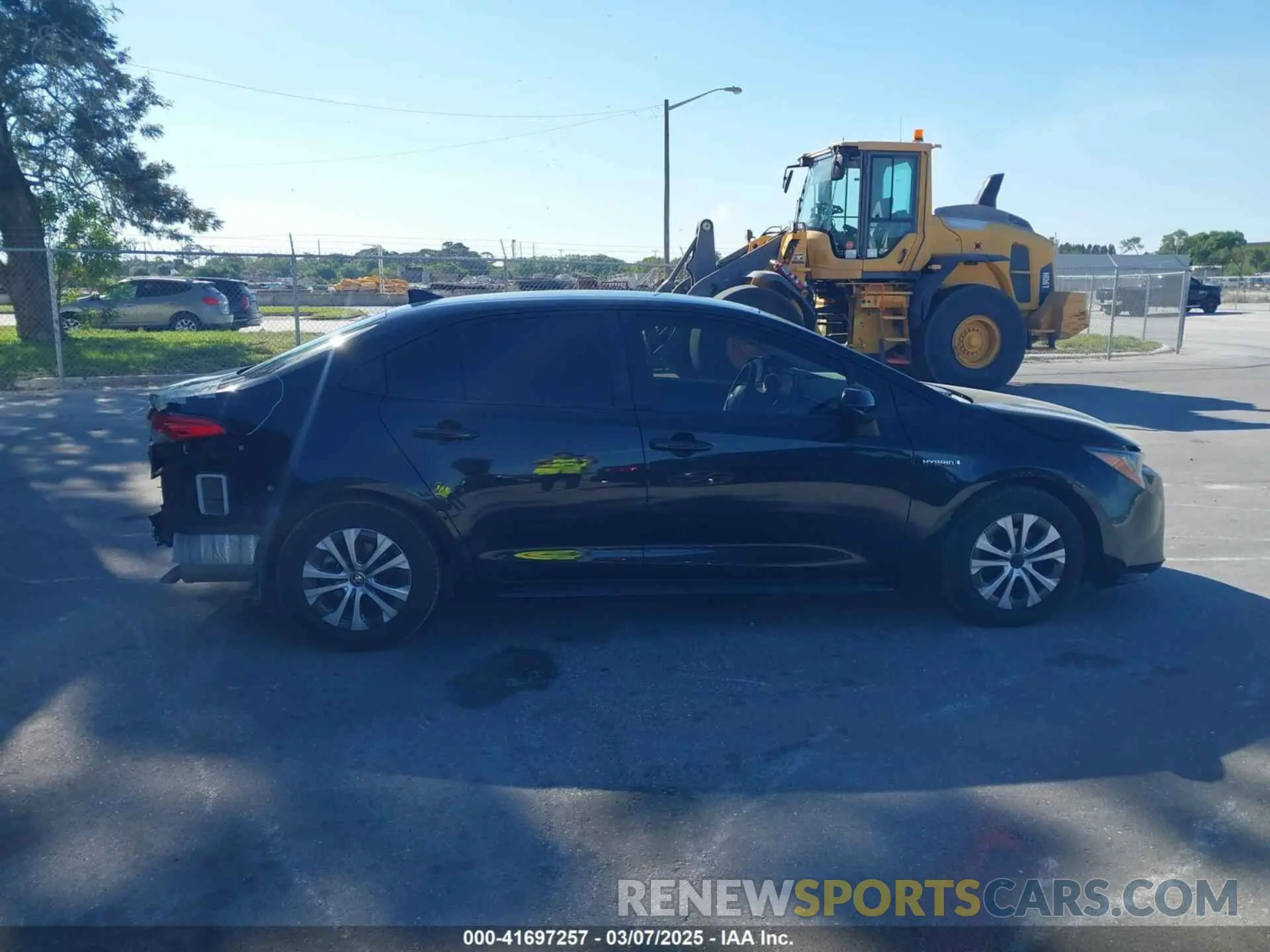 13 Photograph of a damaged car JTDEBRBE1LJ018888 TOYOTA COROLLA 2020