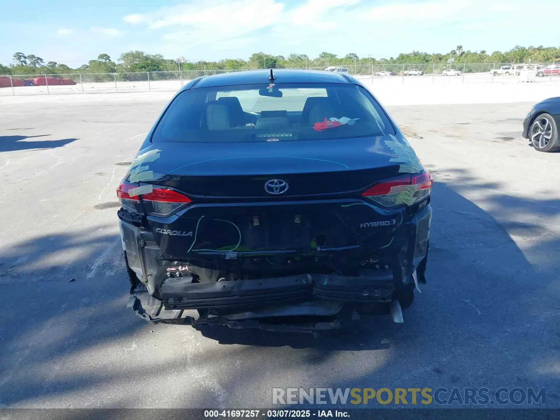 16 Photograph of a damaged car JTDEBRBE1LJ018888 TOYOTA COROLLA 2020