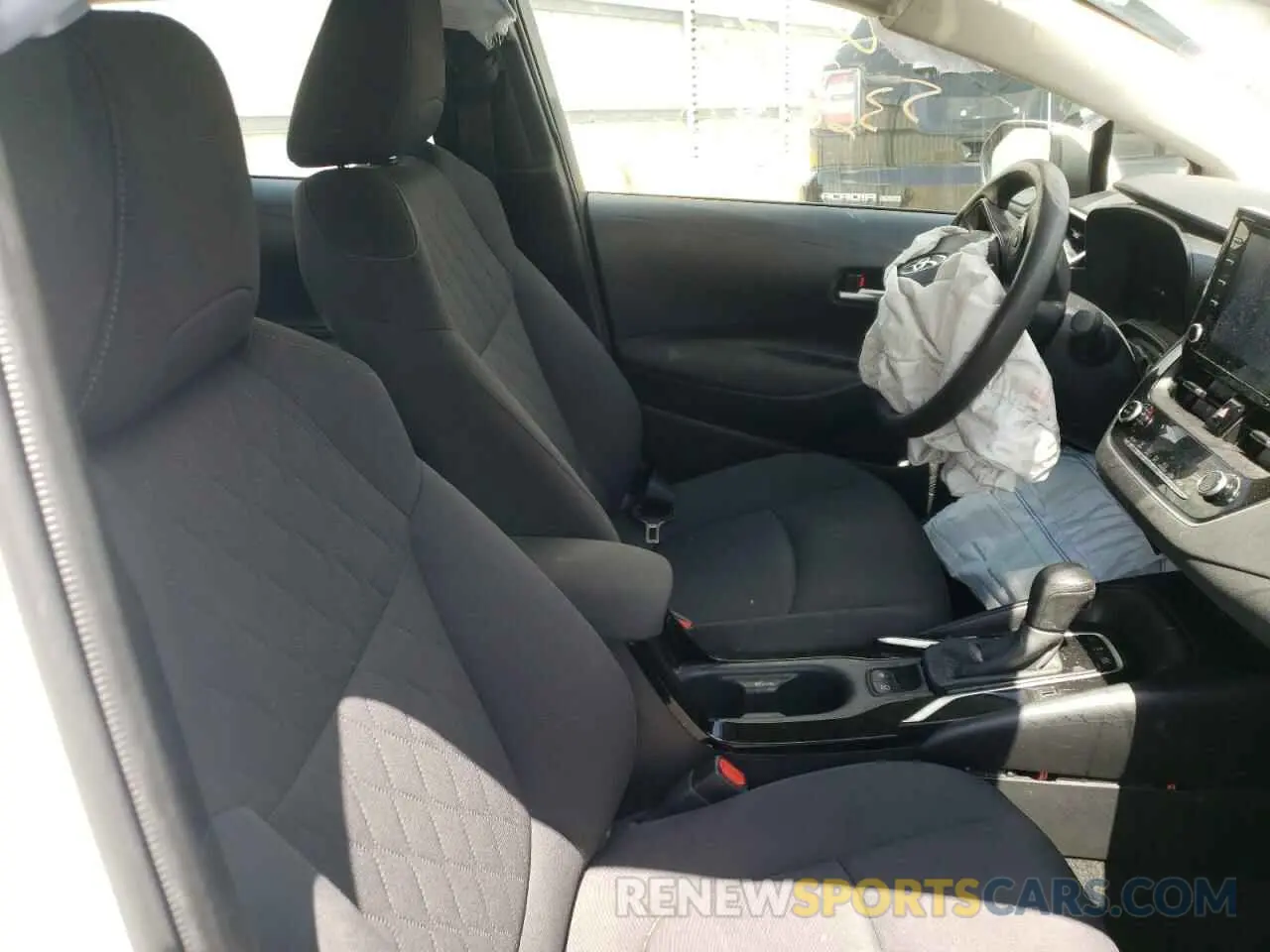 5 Photograph of a damaged car JTDEBRBE1LJ028210 TOYOTA COROLLA 2020
