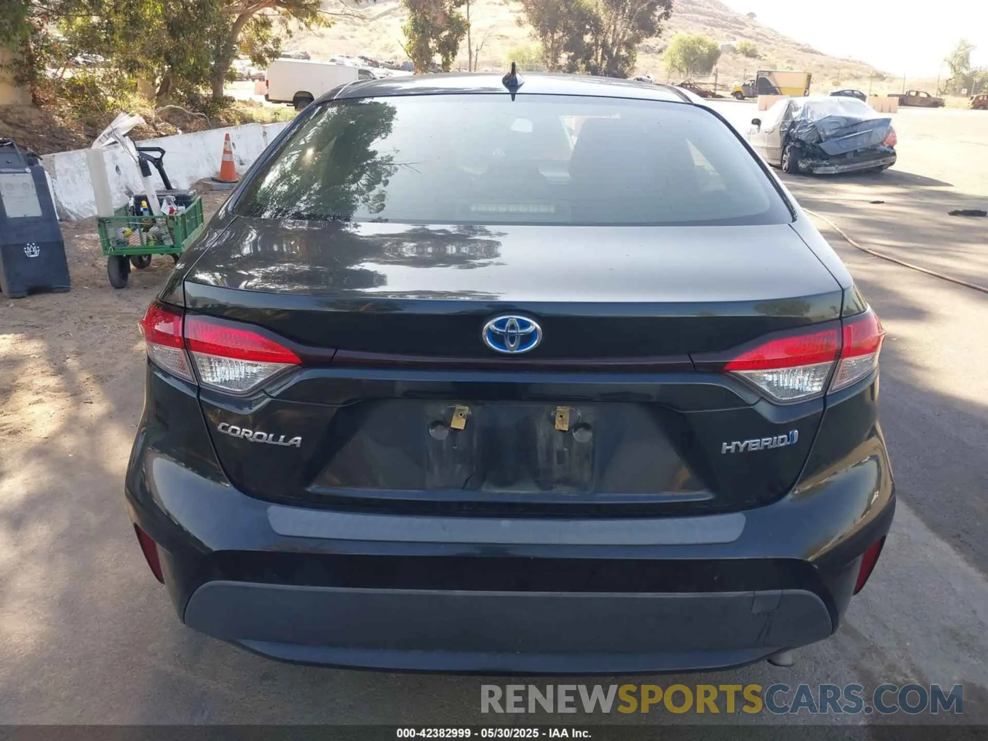 17 Photograph of a damaged car JTDEBRBE2LJ001601 TOYOTA COROLLA 2020