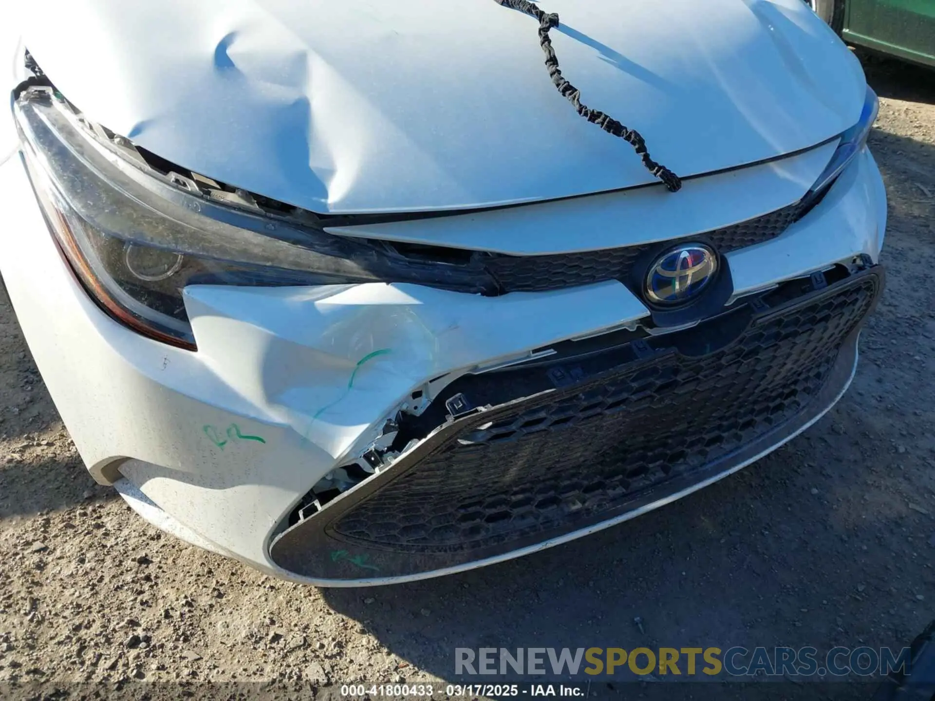 12 Photograph of a damaged car JTDEBRBE2LJ008225 TOYOTA COROLLA 2020