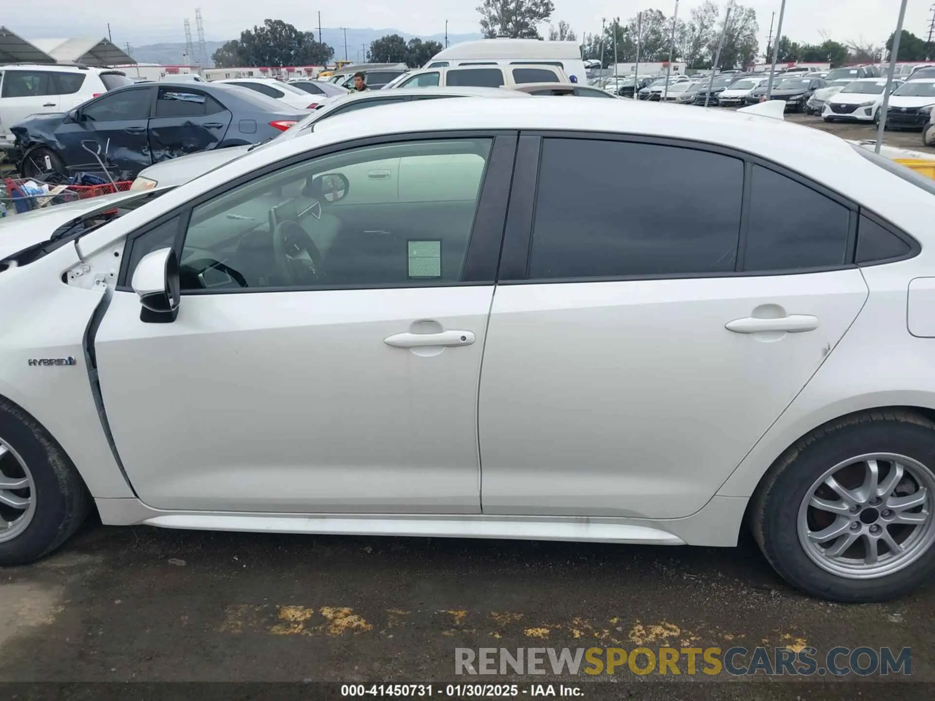 14 Photograph of a damaged car JTDEBRBE2LJ008922 TOYOTA COROLLA 2020
