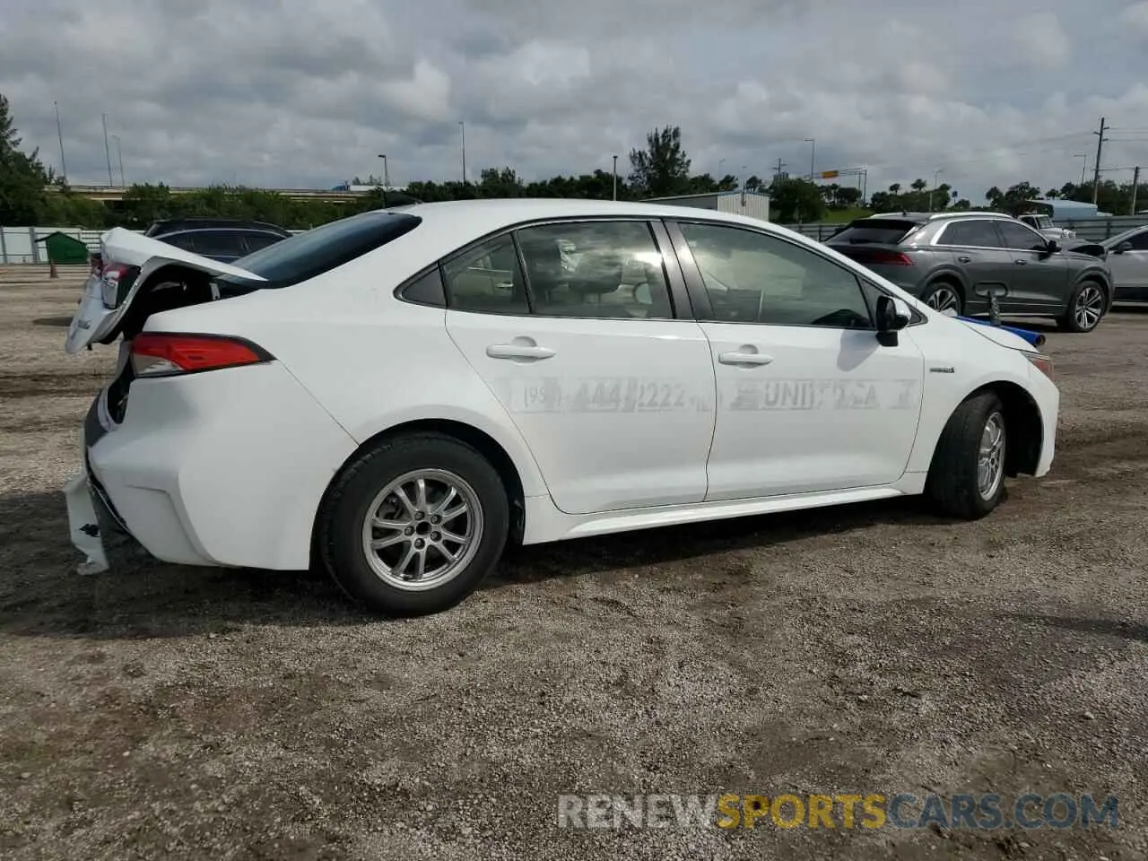 3 Photograph of a damaged car JTDEBRBE4LJ006850 TOYOTA COROLLA 2020