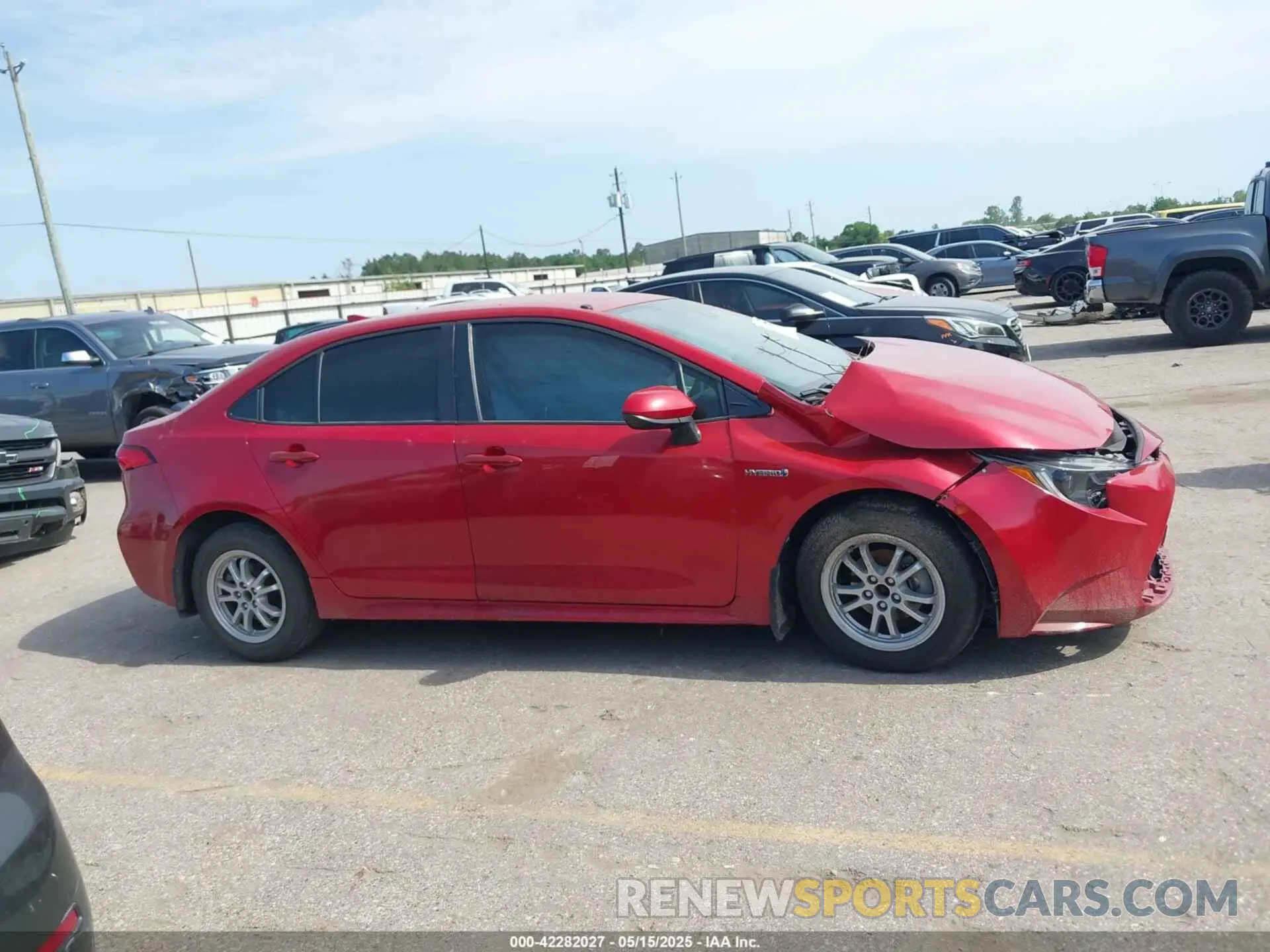 13 Photograph of a damaged car JTDEBRBE4LJ010140 TOYOTA COROLLA 2020