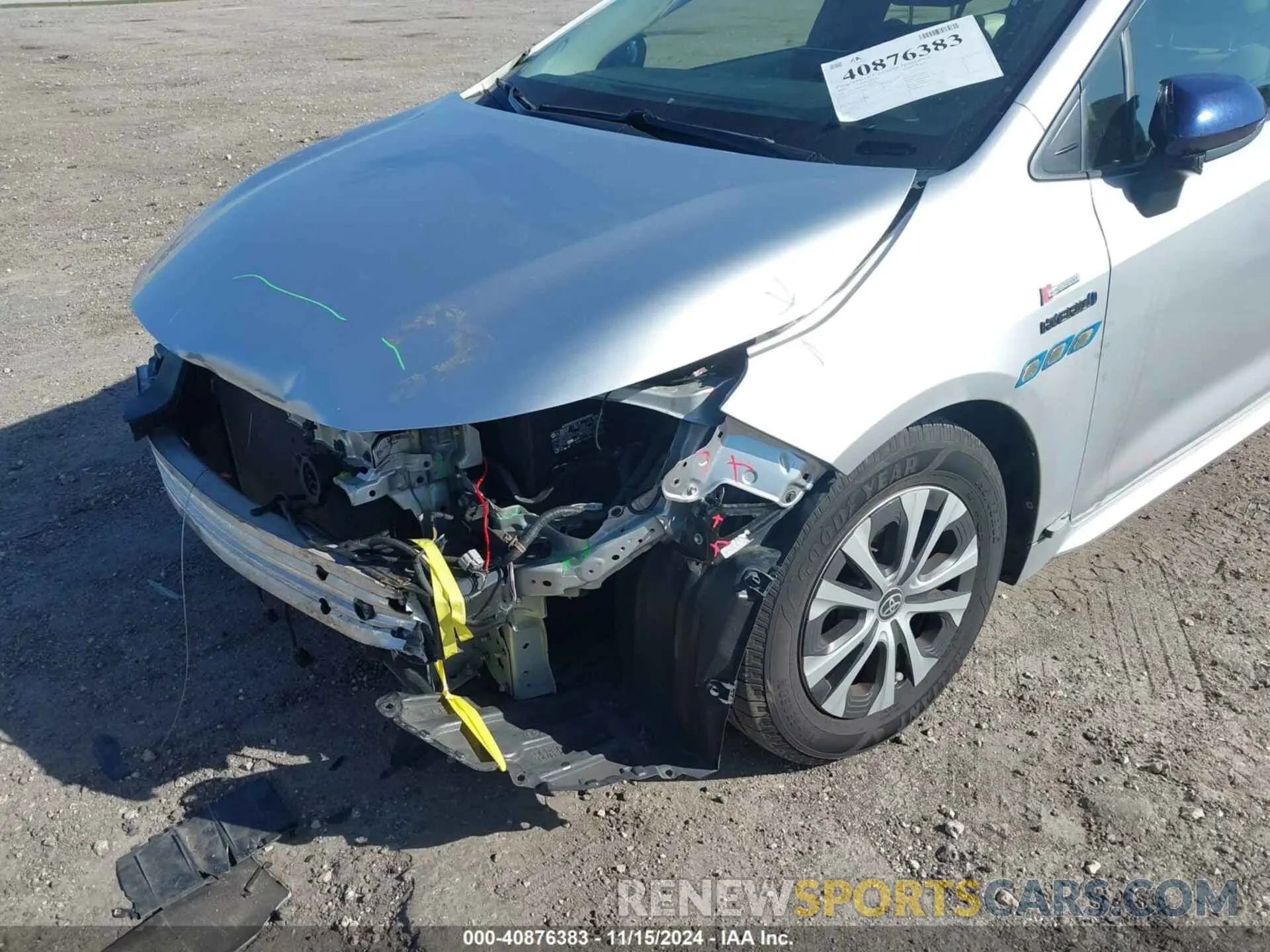 19 Photograph of a damaged car JTDEBRBE4LJ010767 TOYOTA COROLLA 2020