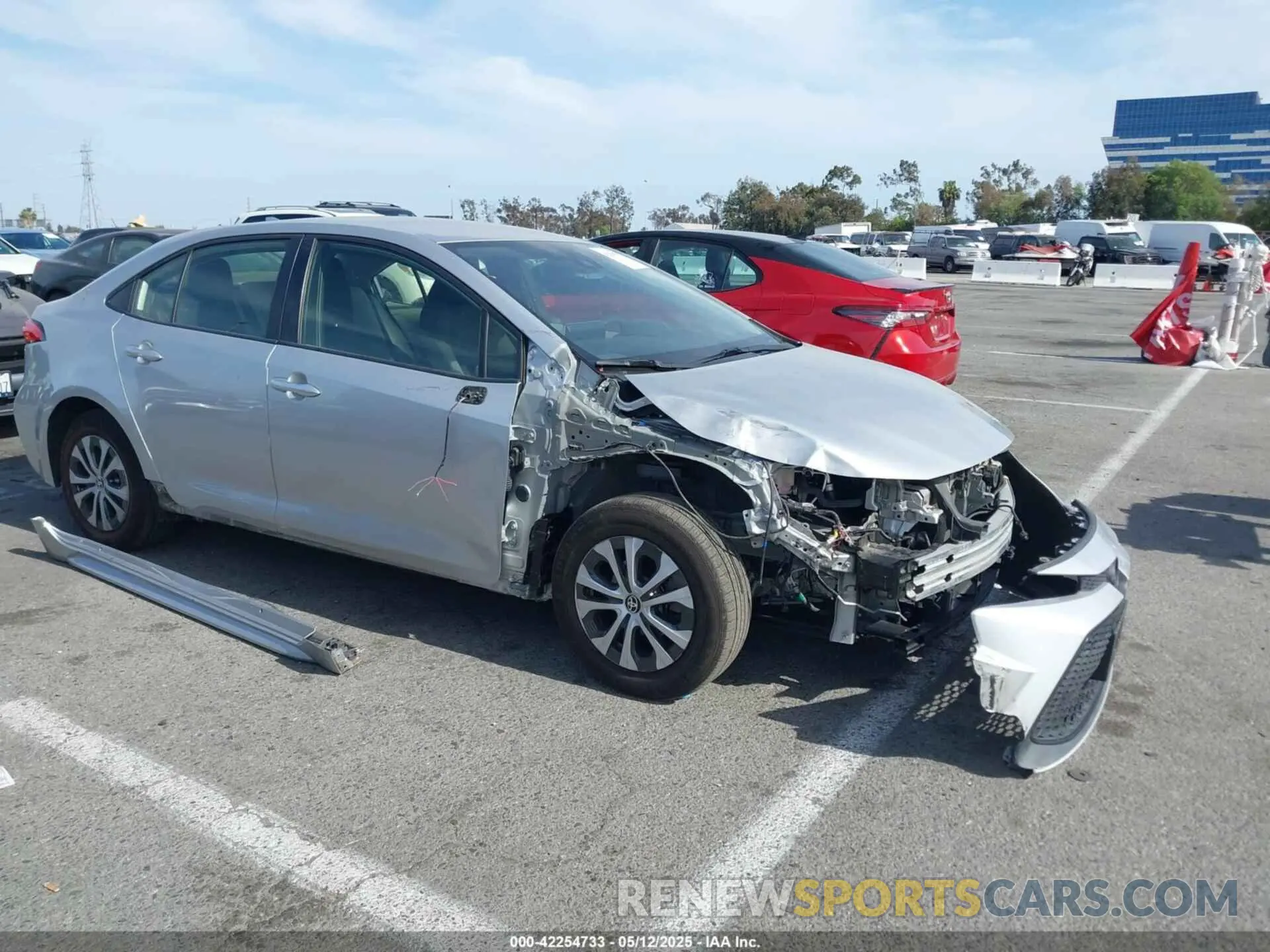 1 Photograph of a damaged car JTDEBRBE4LJ029481 TOYOTA COROLLA 2020