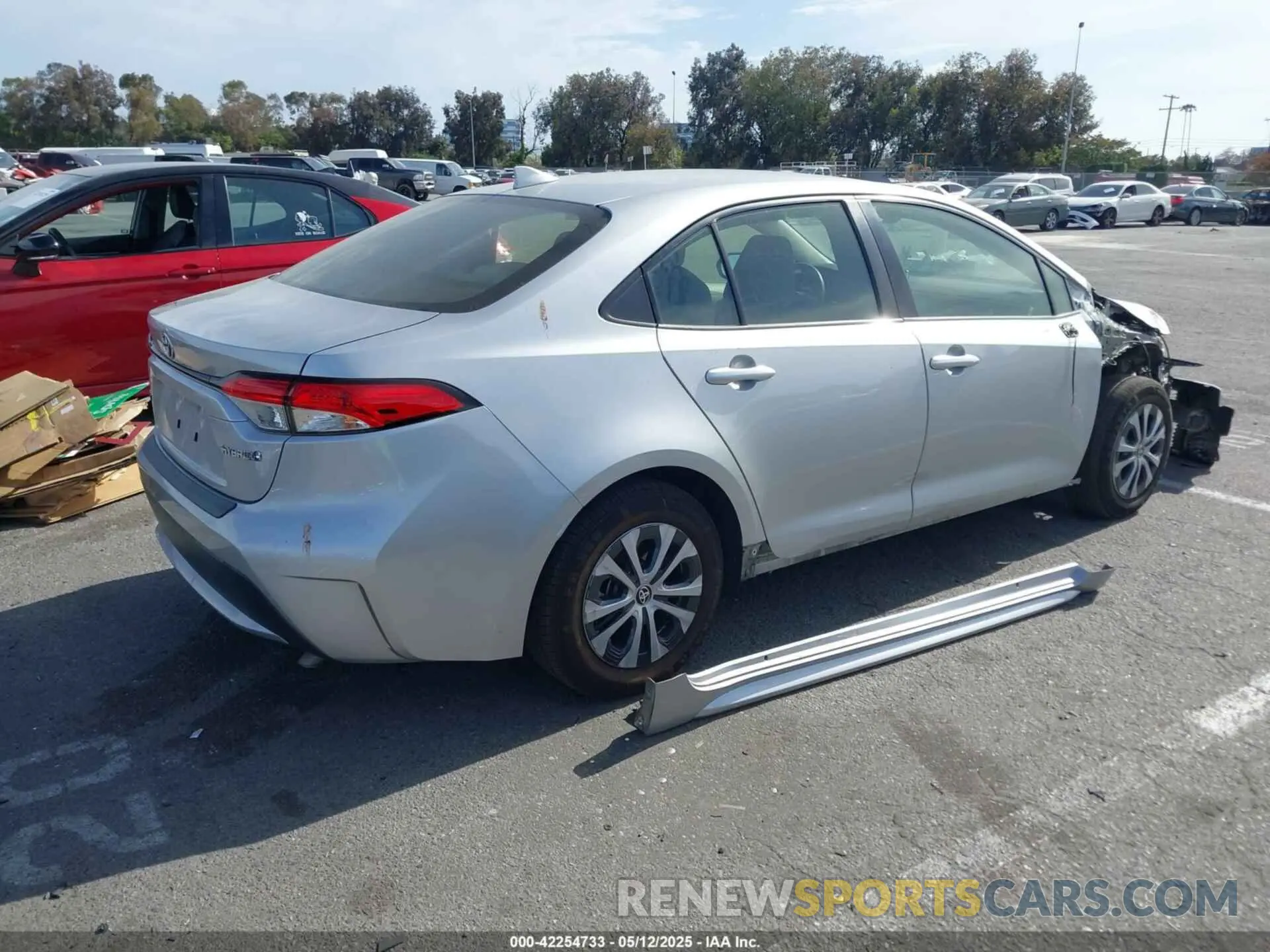 4 Photograph of a damaged car JTDEBRBE4LJ029481 TOYOTA COROLLA 2020